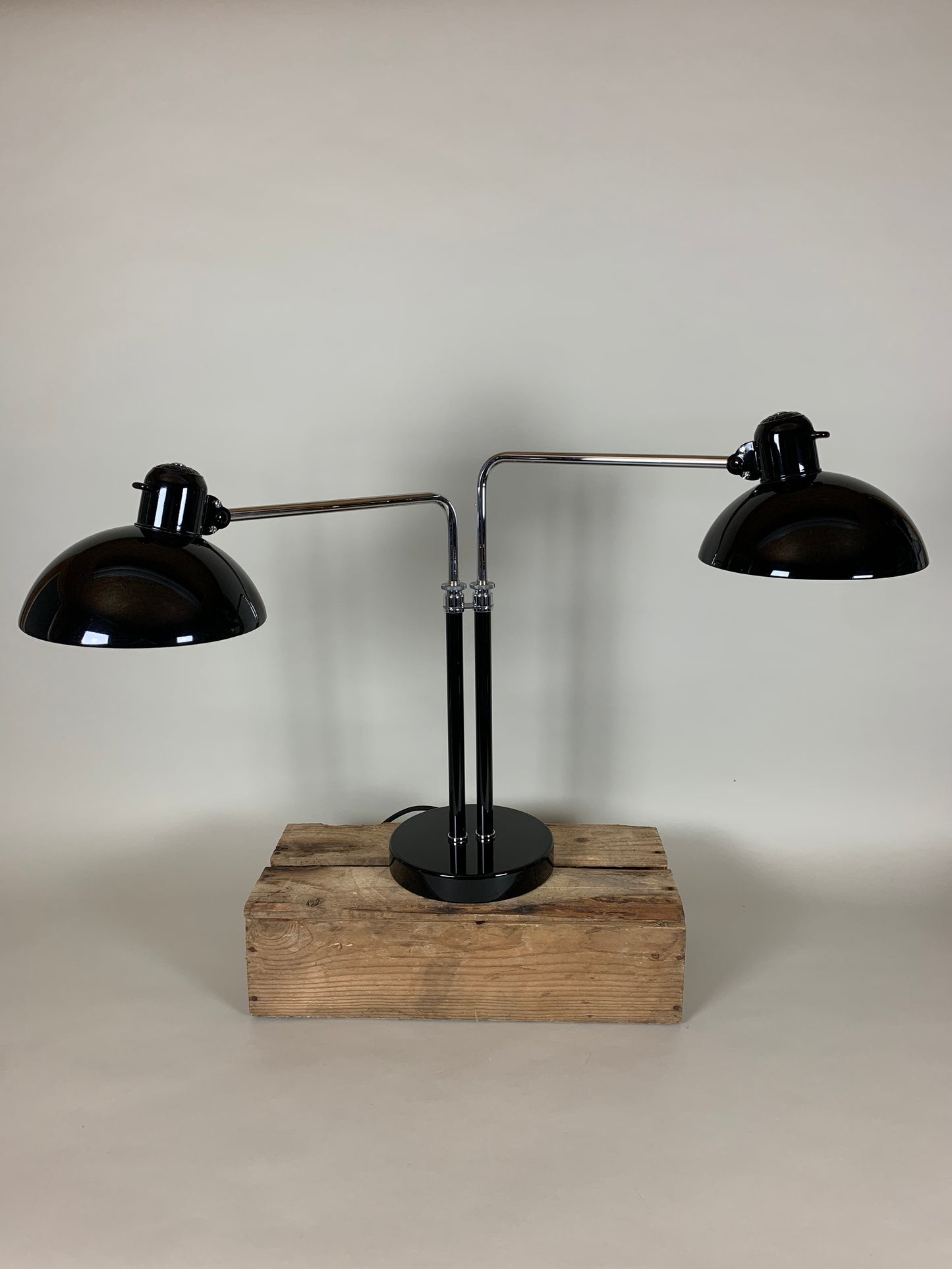 Kaiser Idell 6580 - Dubbel bordslampa