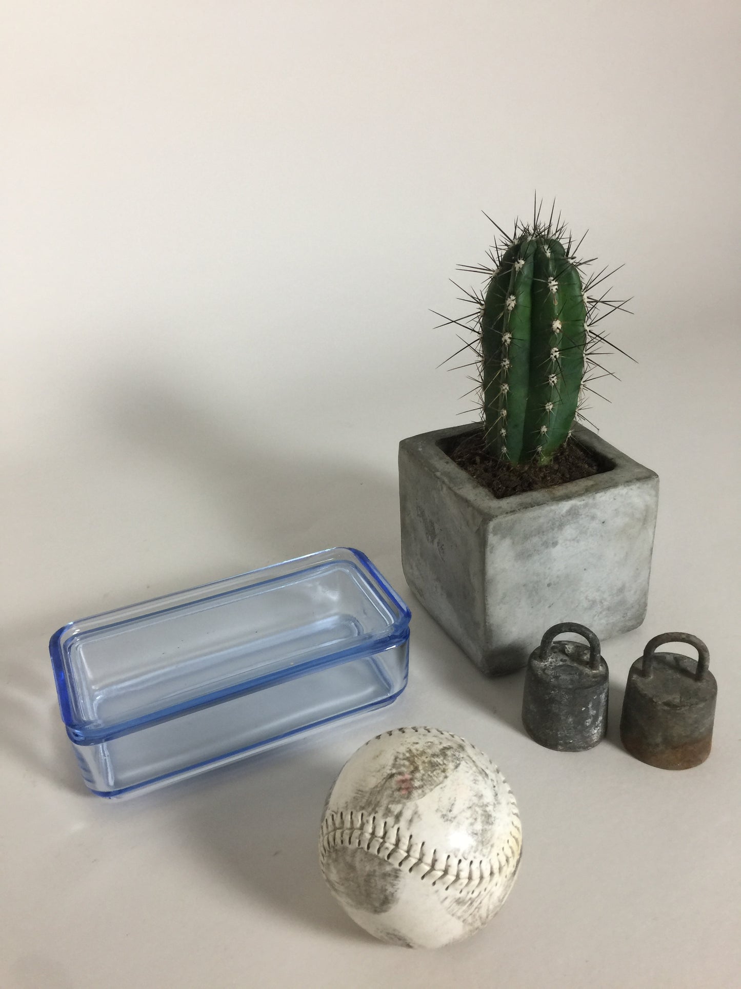 Fint och gammalt förvaringsglas med lock