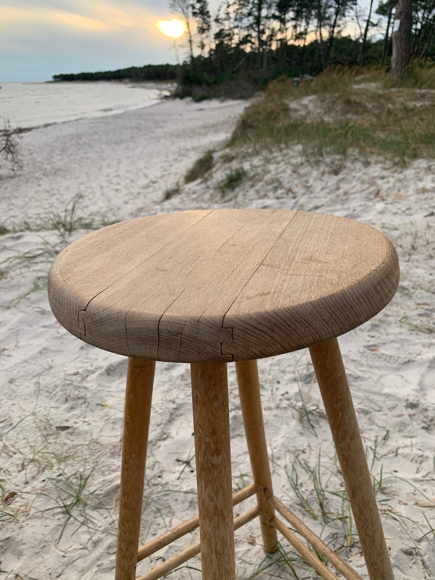 Hög träpall
