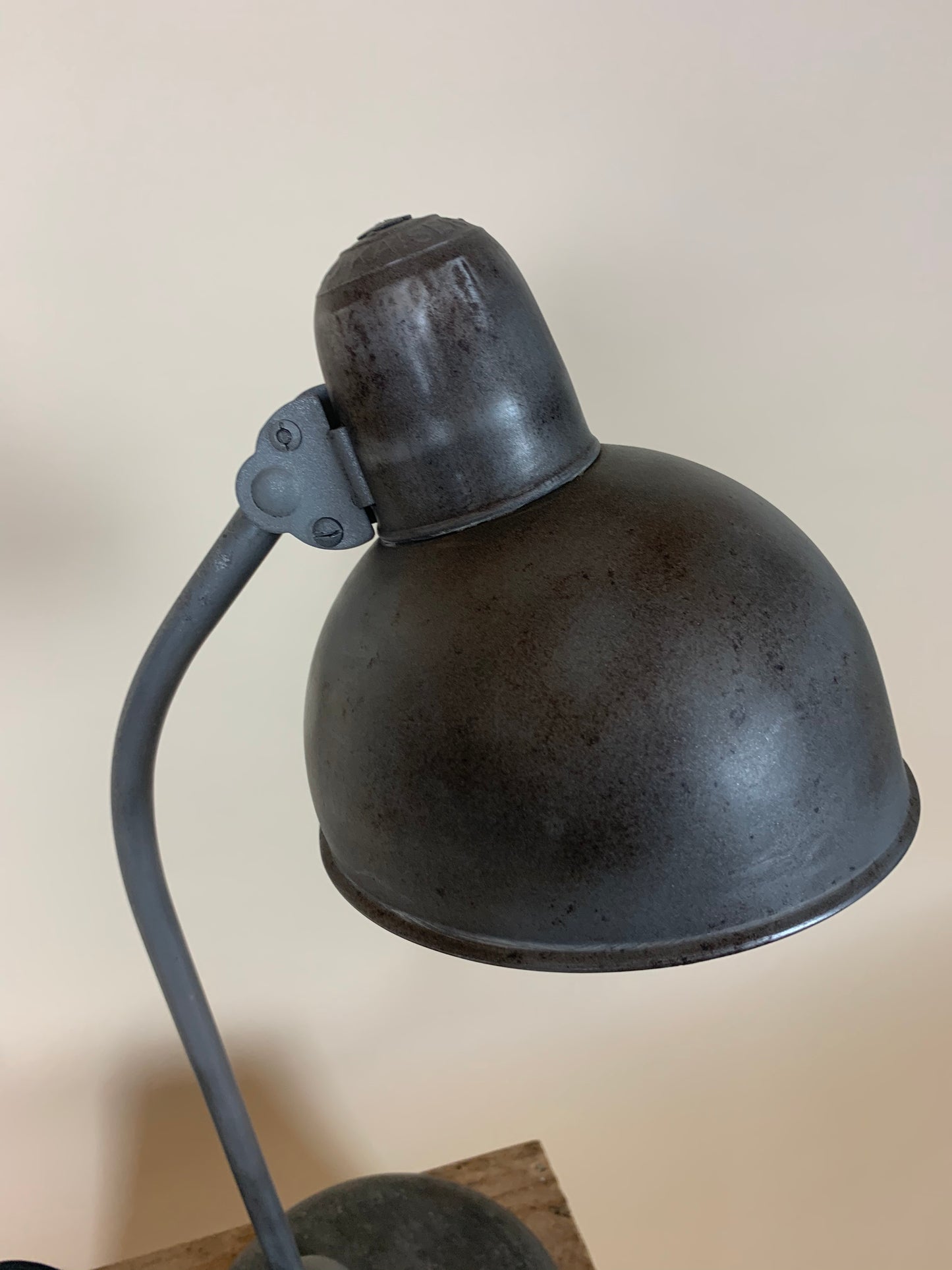 Kaiser Idell - Vacker råversion