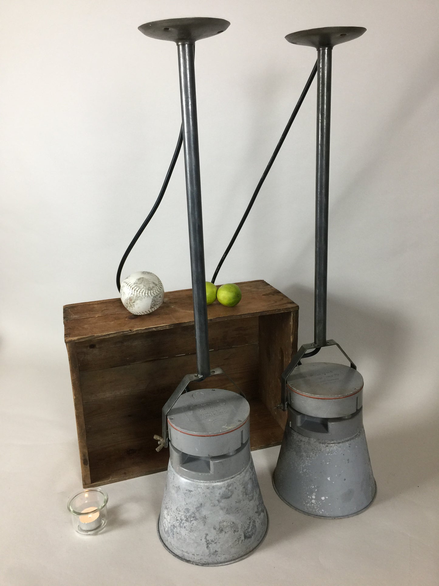 Fin rå tak- eller vägglampa (pris är per styck)