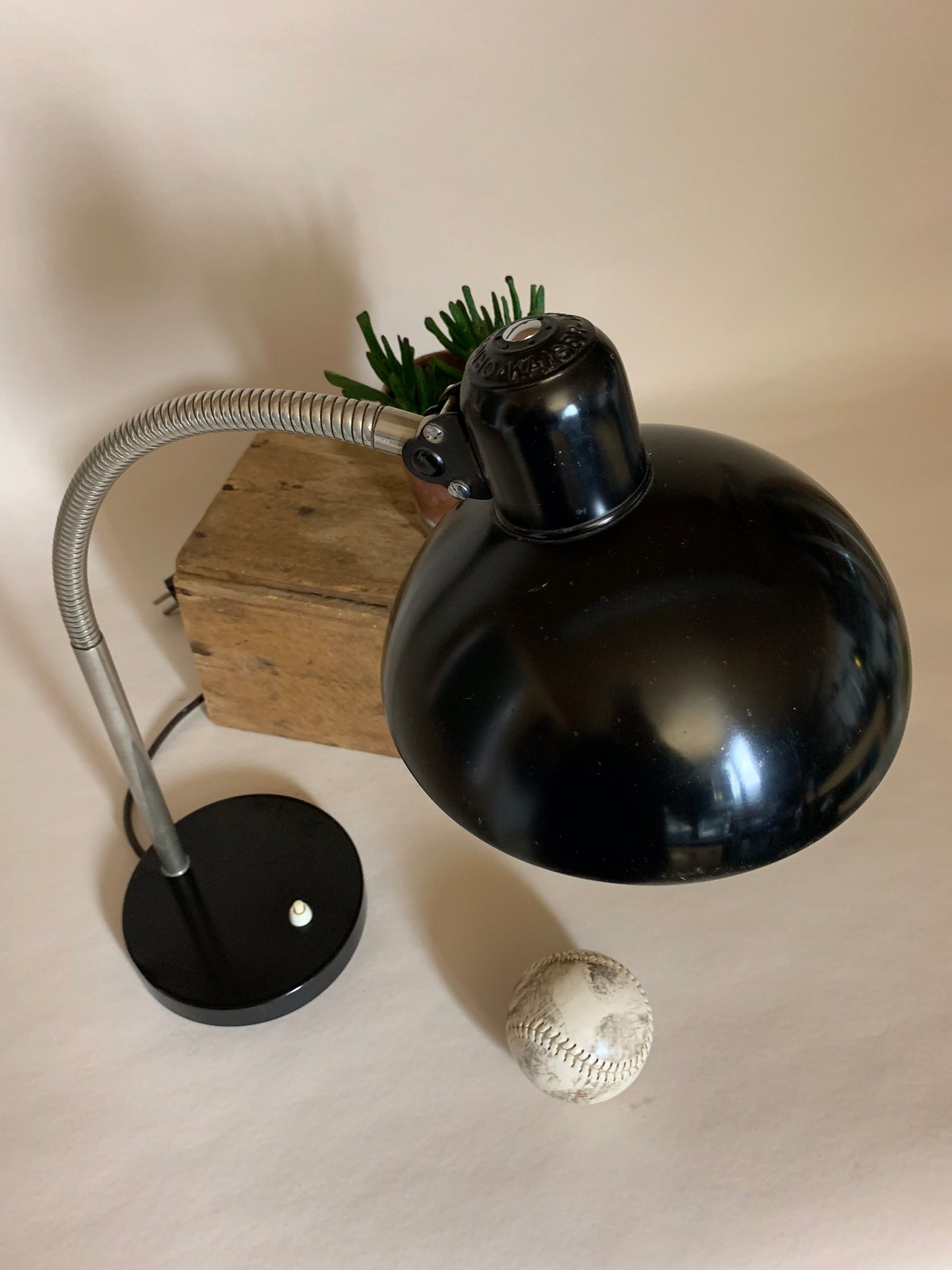 Vacker Christian Dell med flexarm och patina