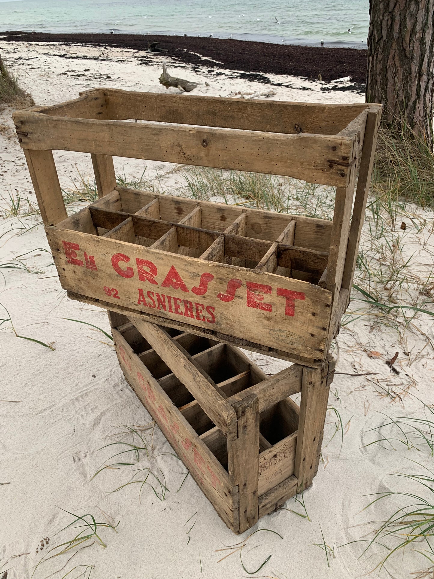 Gammal fransk träflasklåda