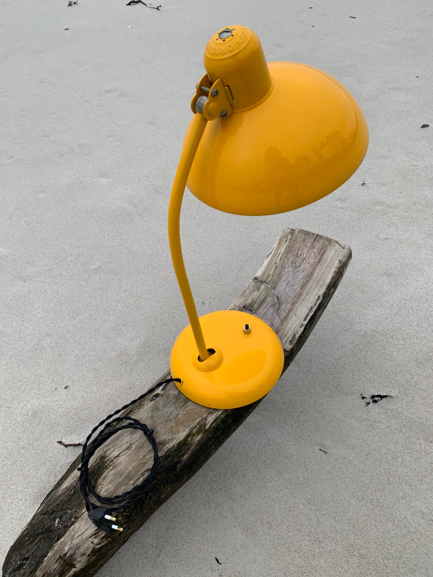 Kaiser Idell 6556 - Gul