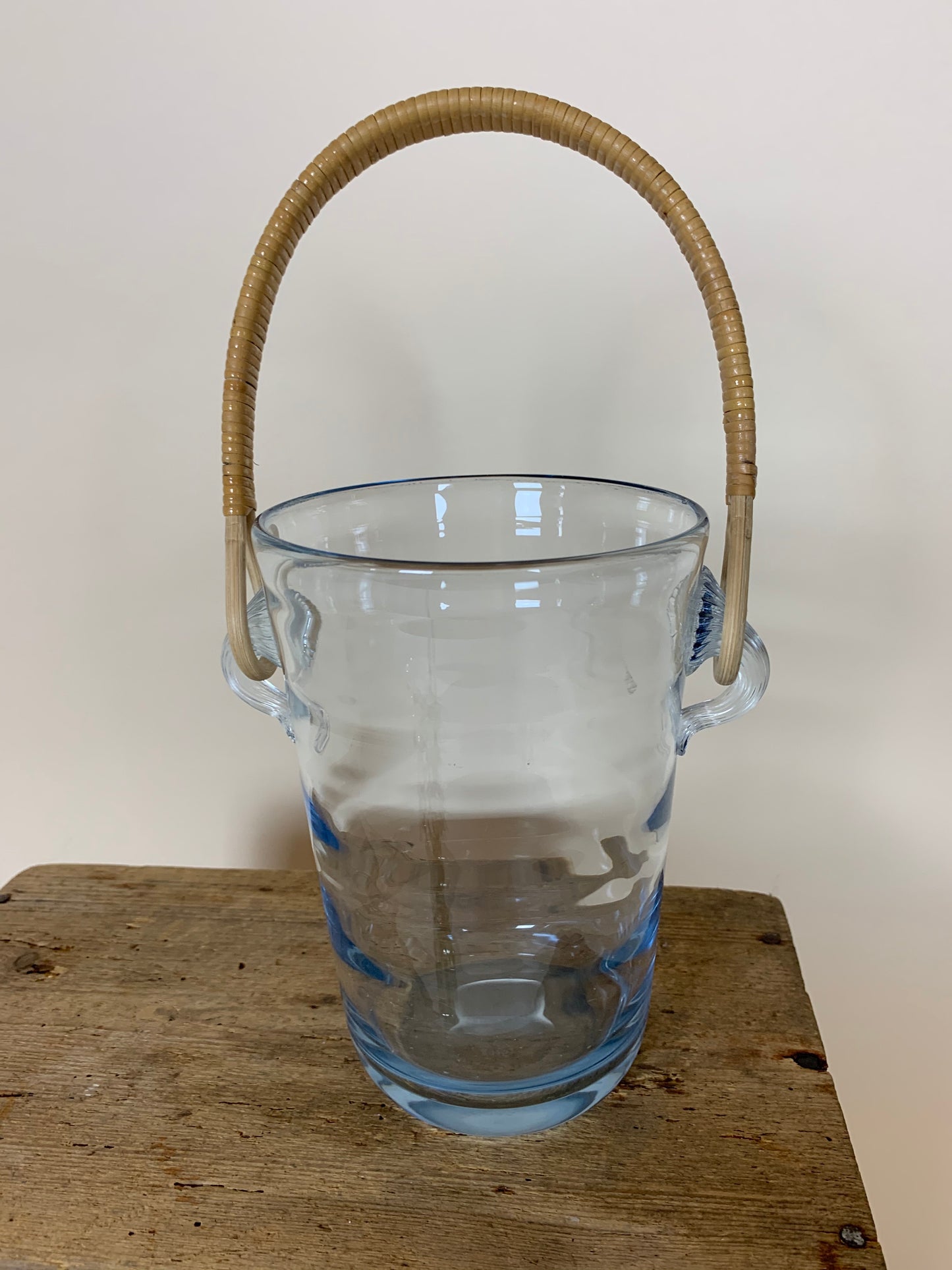 Ishink från Holmegaard i glas med handtag