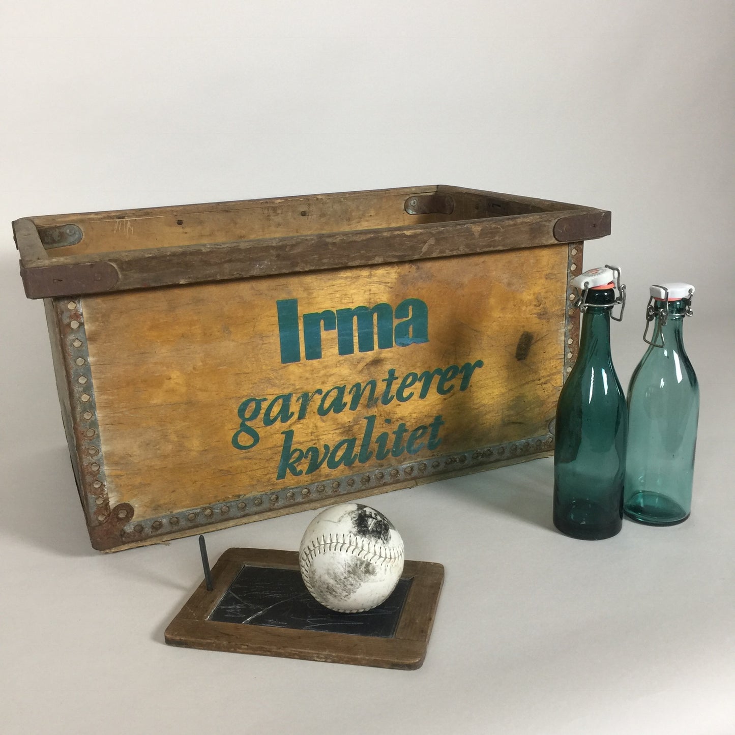 Rolig och stor trälåda från Irma
