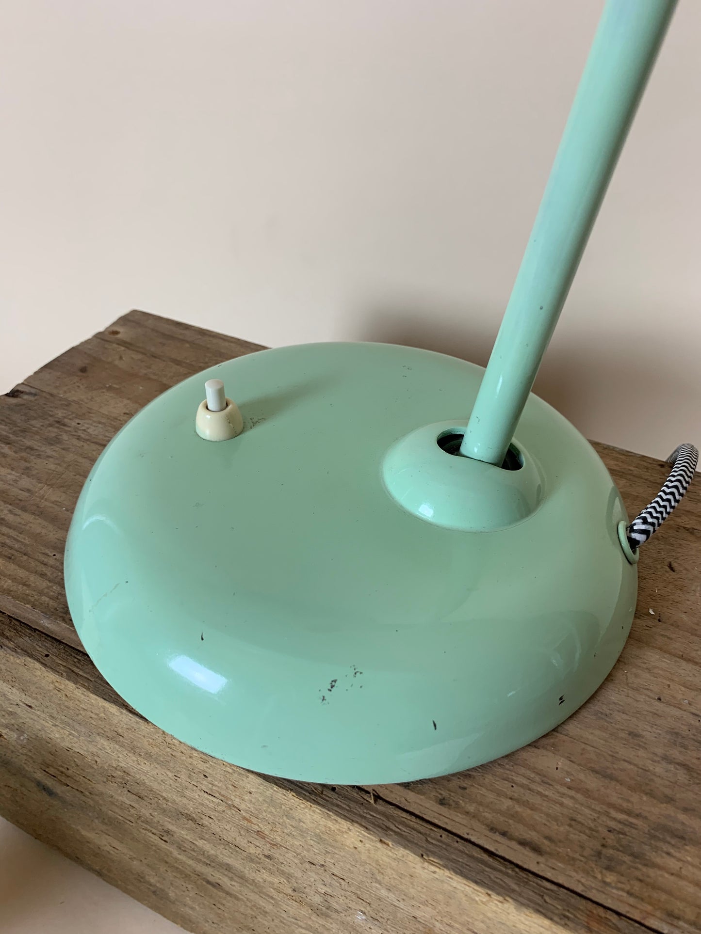 Kaiser Idell 6556 bordslampa - ljusgrön