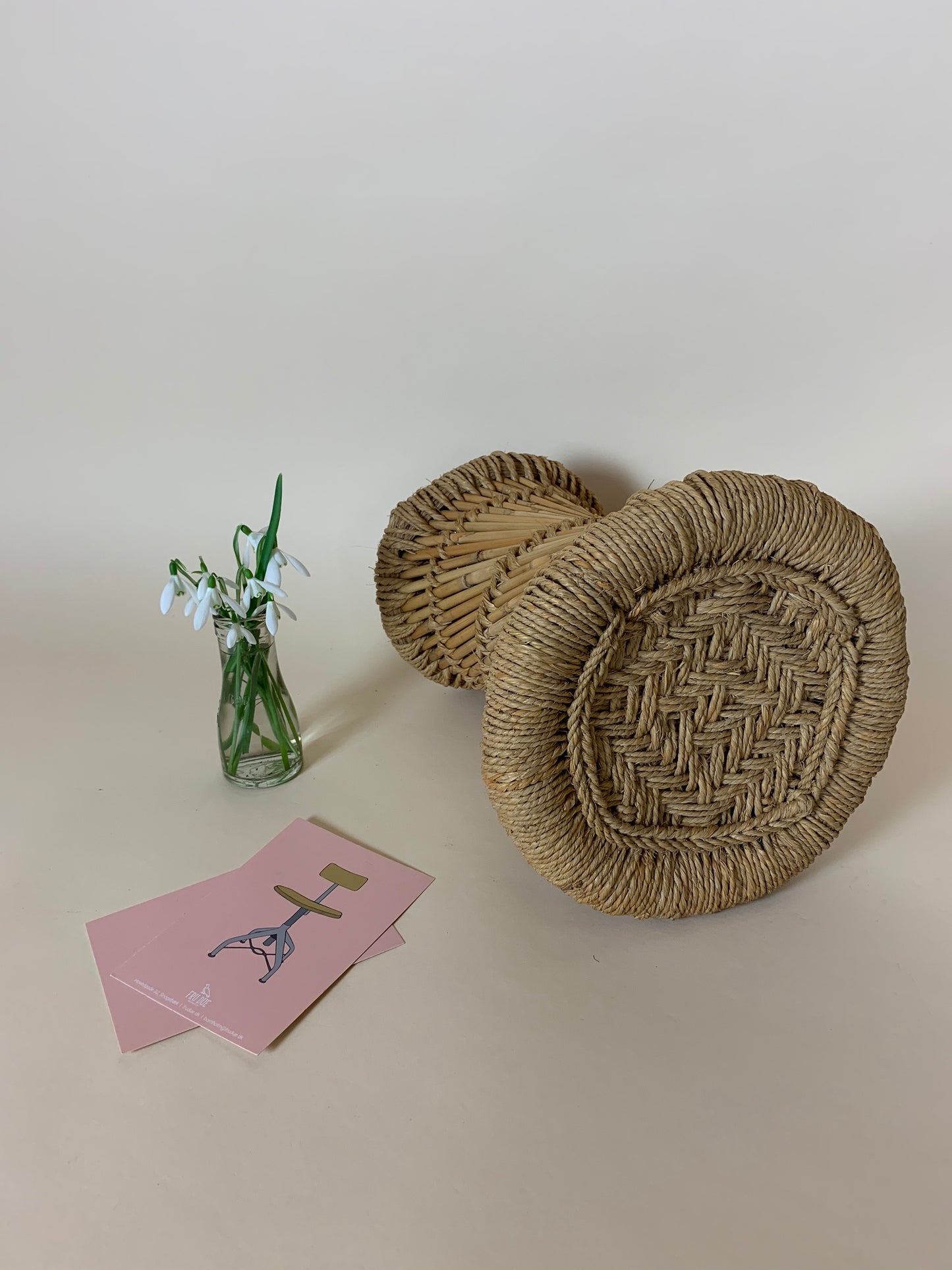 Wicker pall