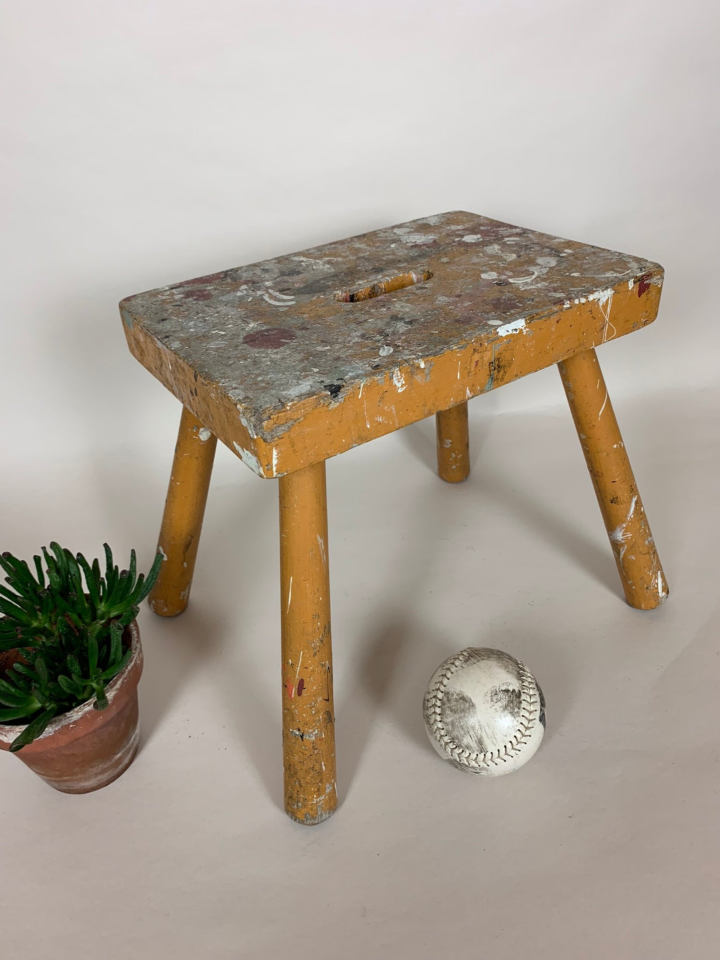 Pall med mycket patina