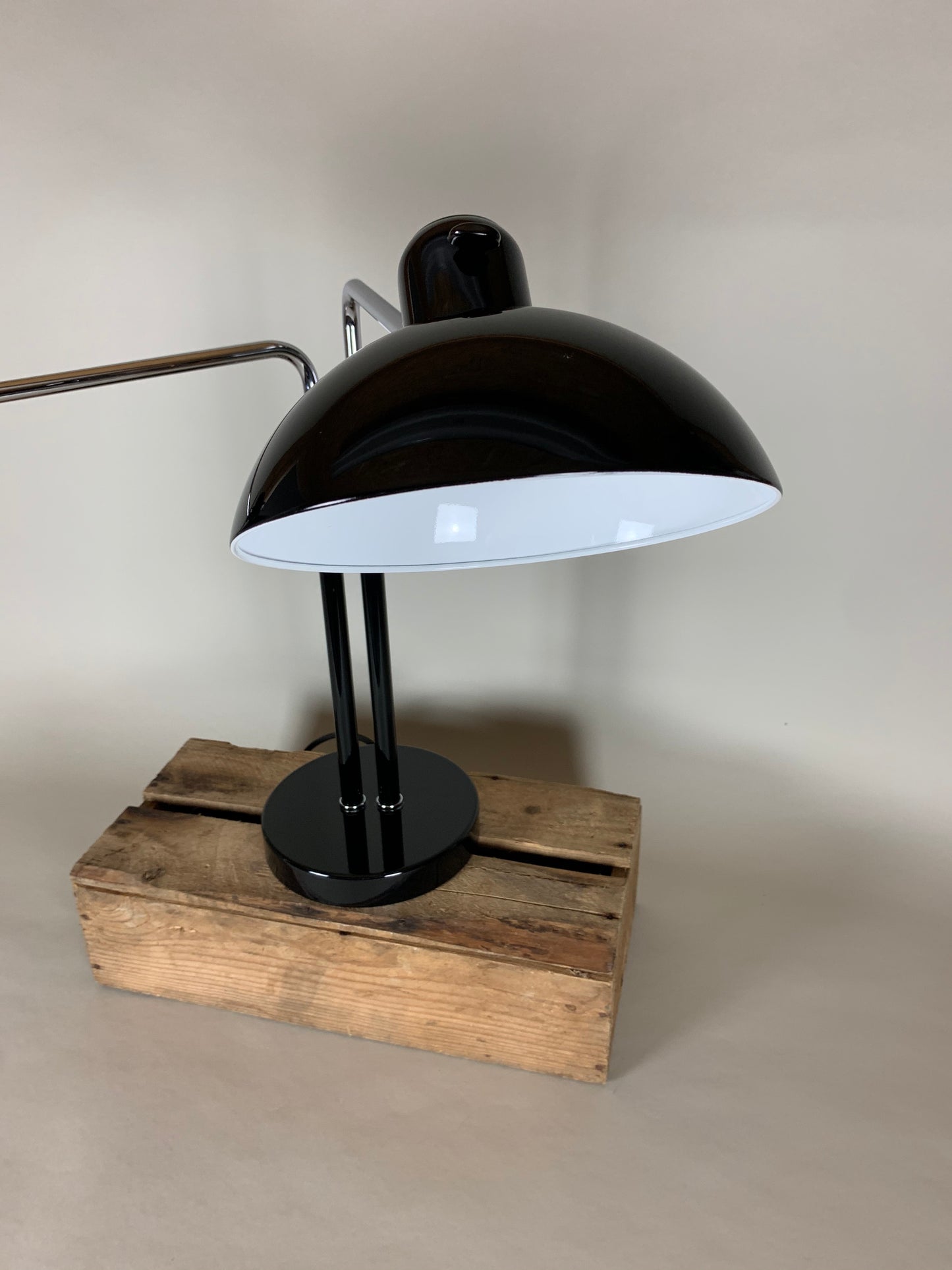 Kaiser Idell 6580 - Dubbel bordslampa