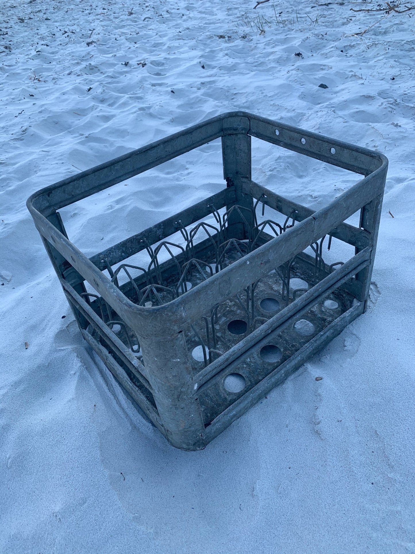 Vackert metallfodral för flaskor