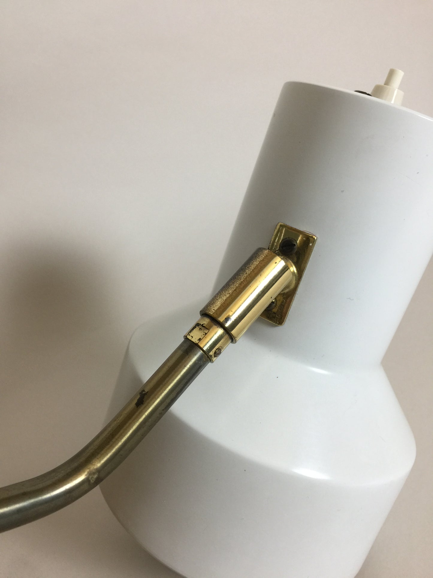 Fin gammal Vitrika vägglampa