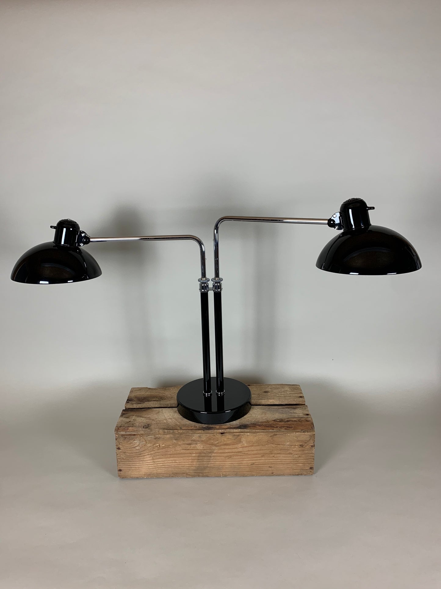 Kaiser Idell 6580 - Dubbel bordslampa