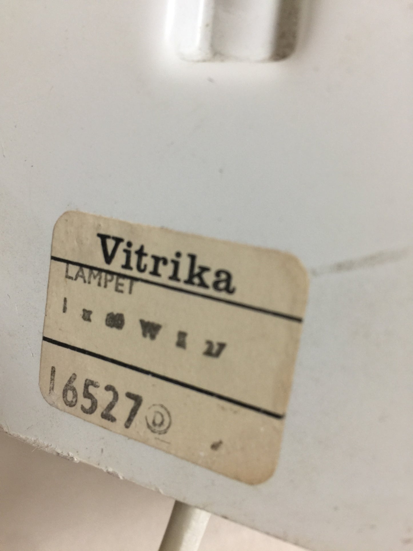 Fin gammal Vitrika vägglampa