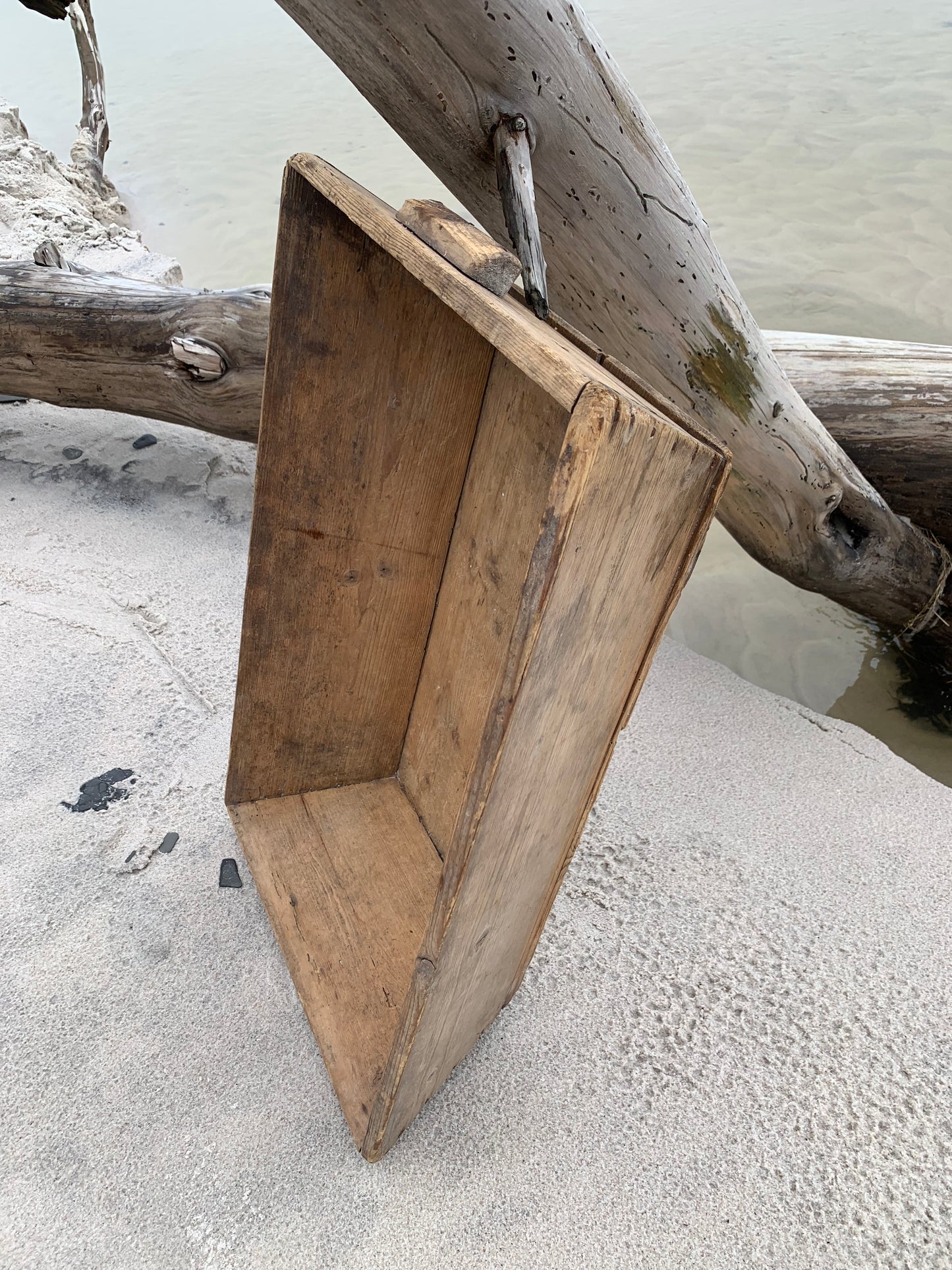 Trätråg med handtag
