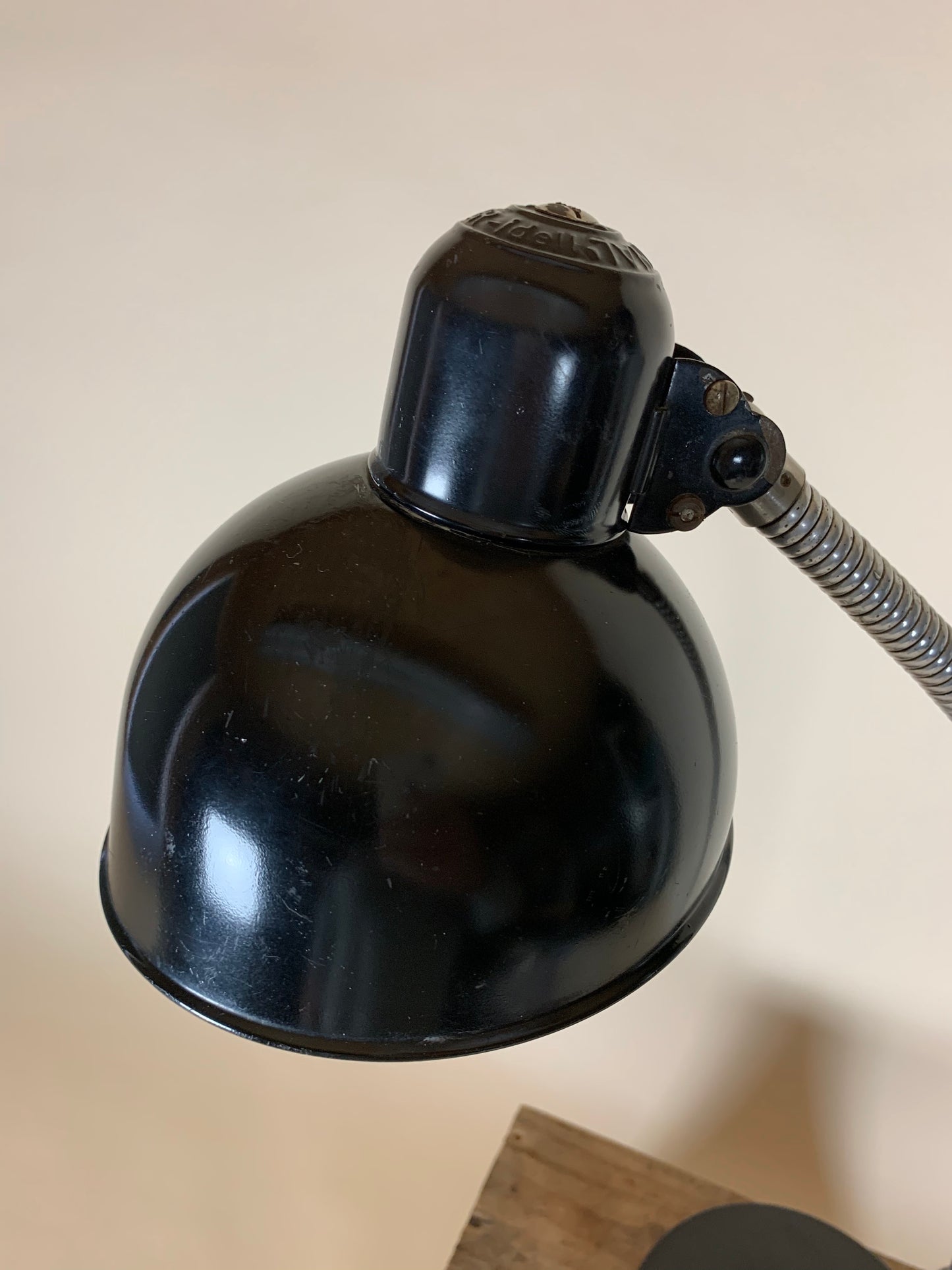 Kaiser Idell 6561 bordslampa