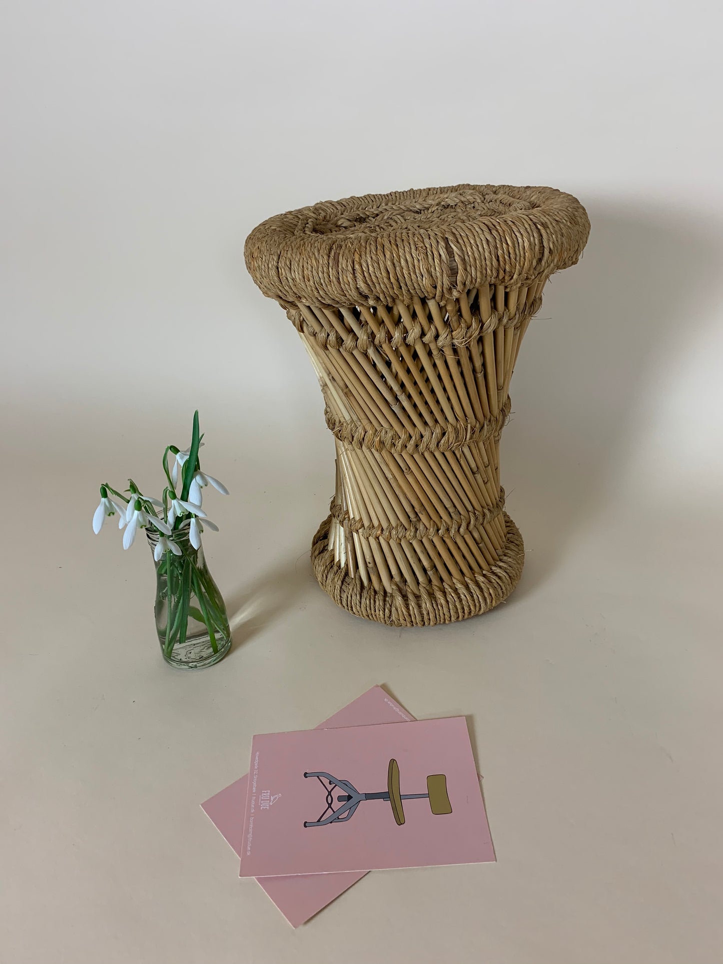 Wicker pall