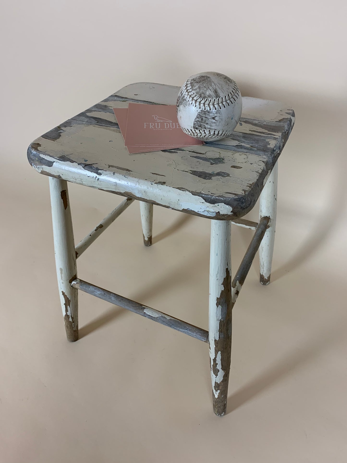 Pallen med mycket patina