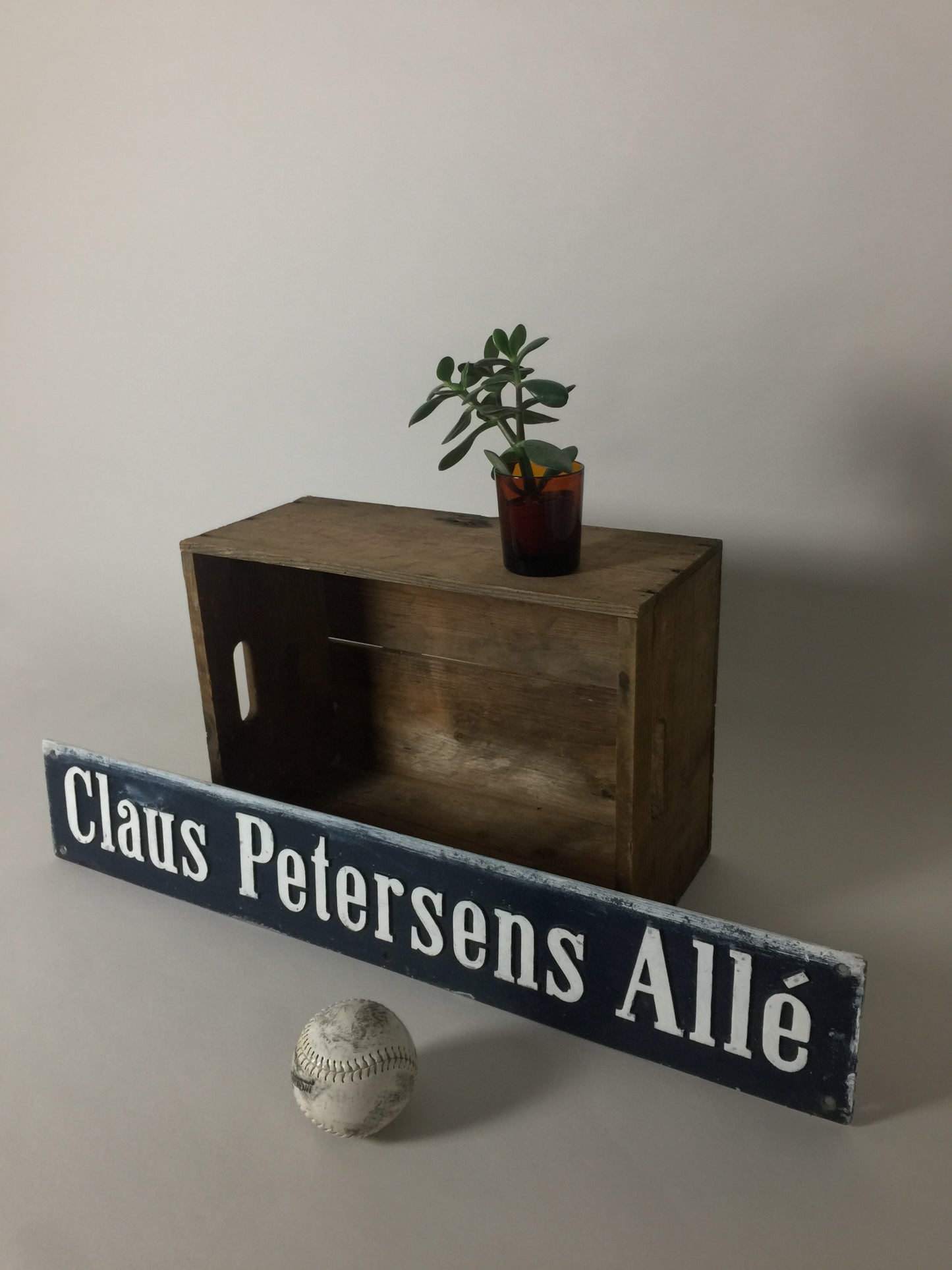Vägskylt Claus Petersens Allé