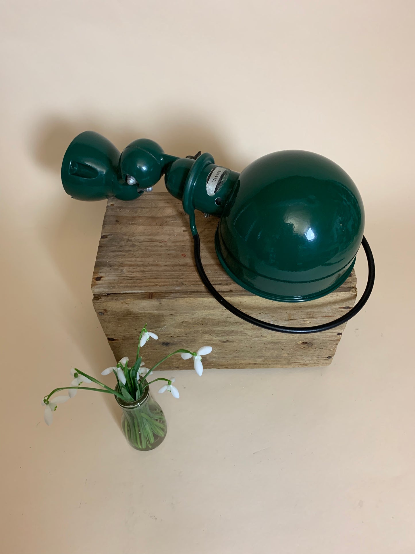 Grön Jieldé vägglampa