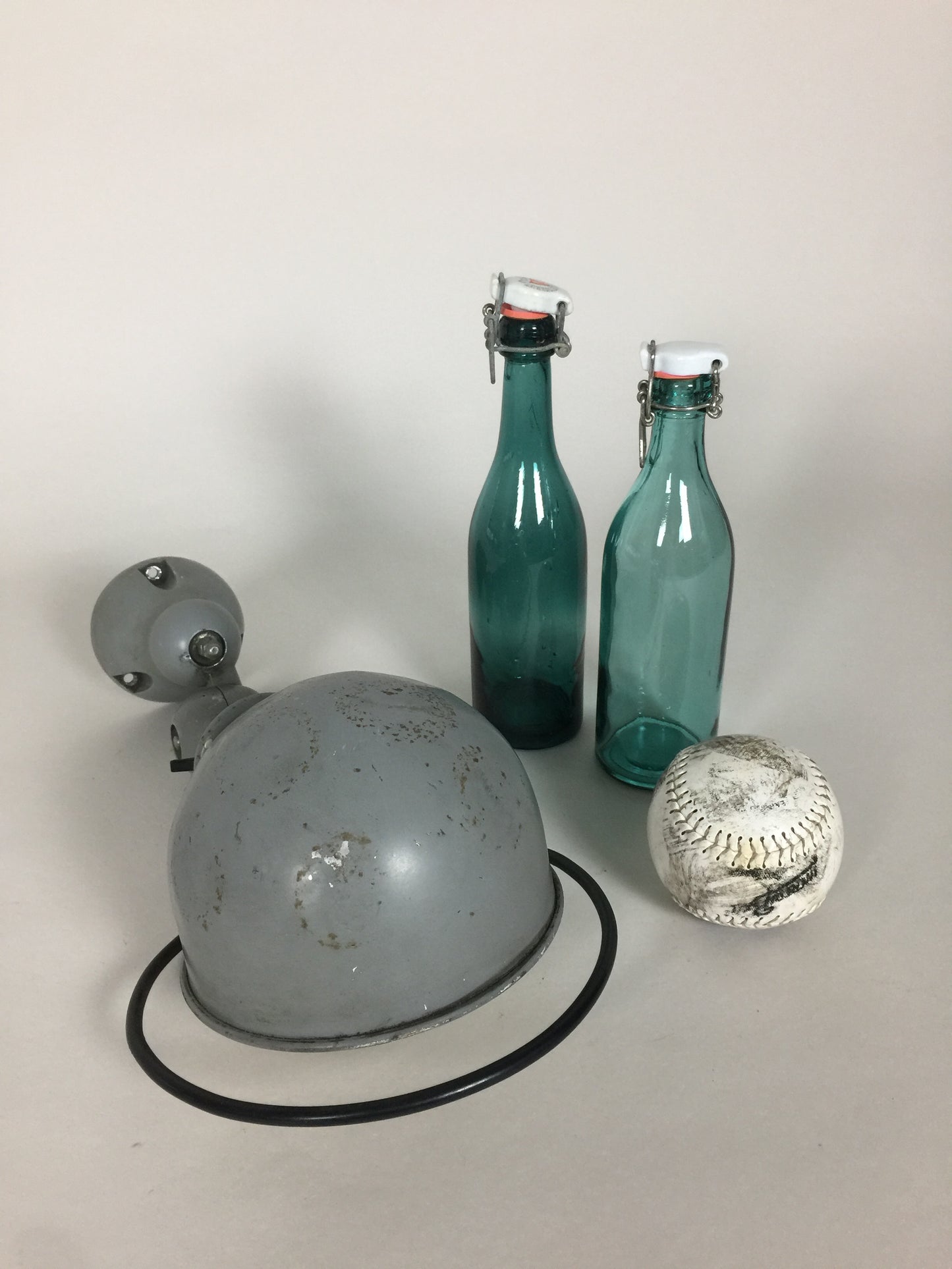 Jieldé lampa i grått med strömbrytare