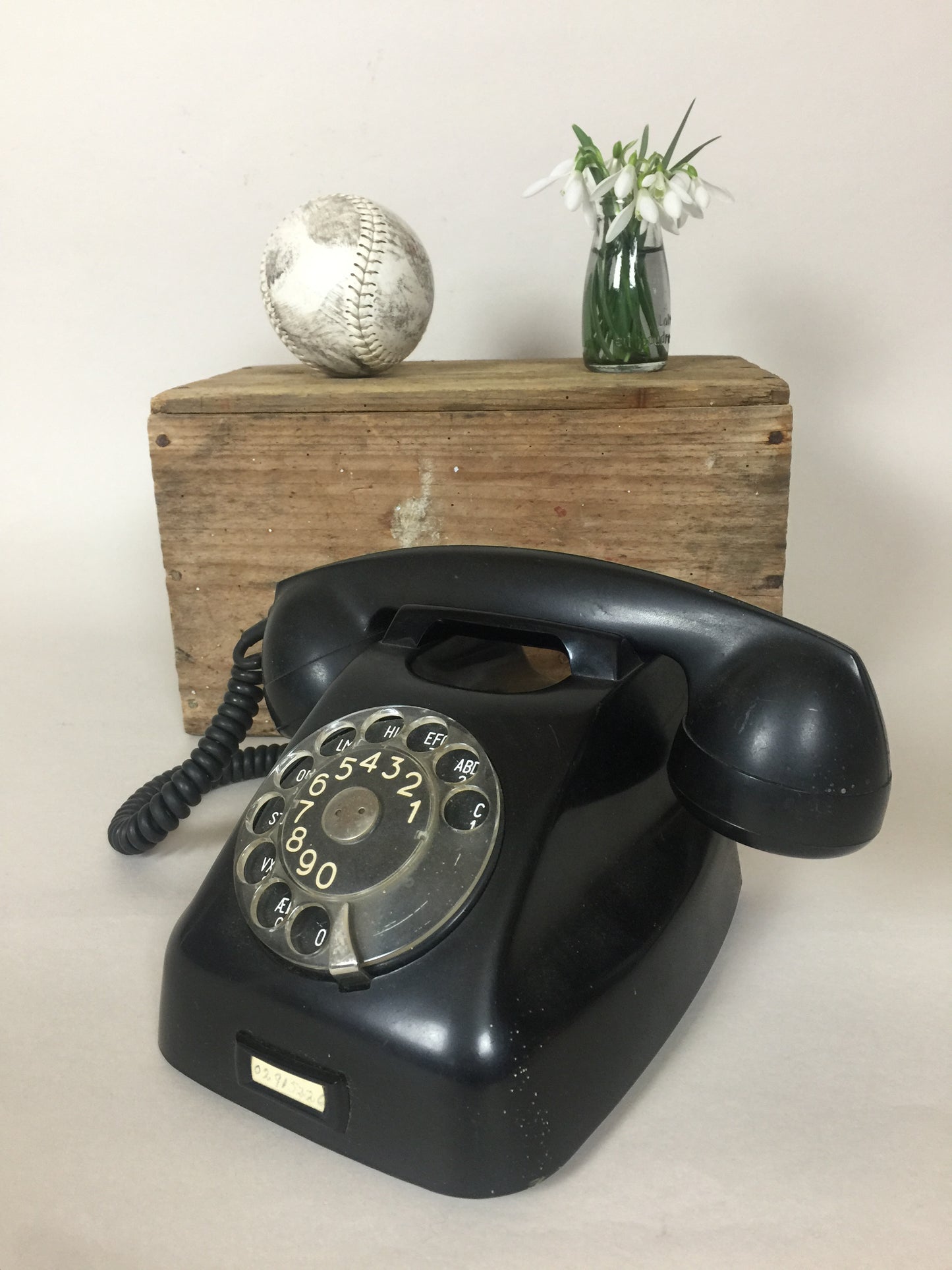 Gammal svart telefon