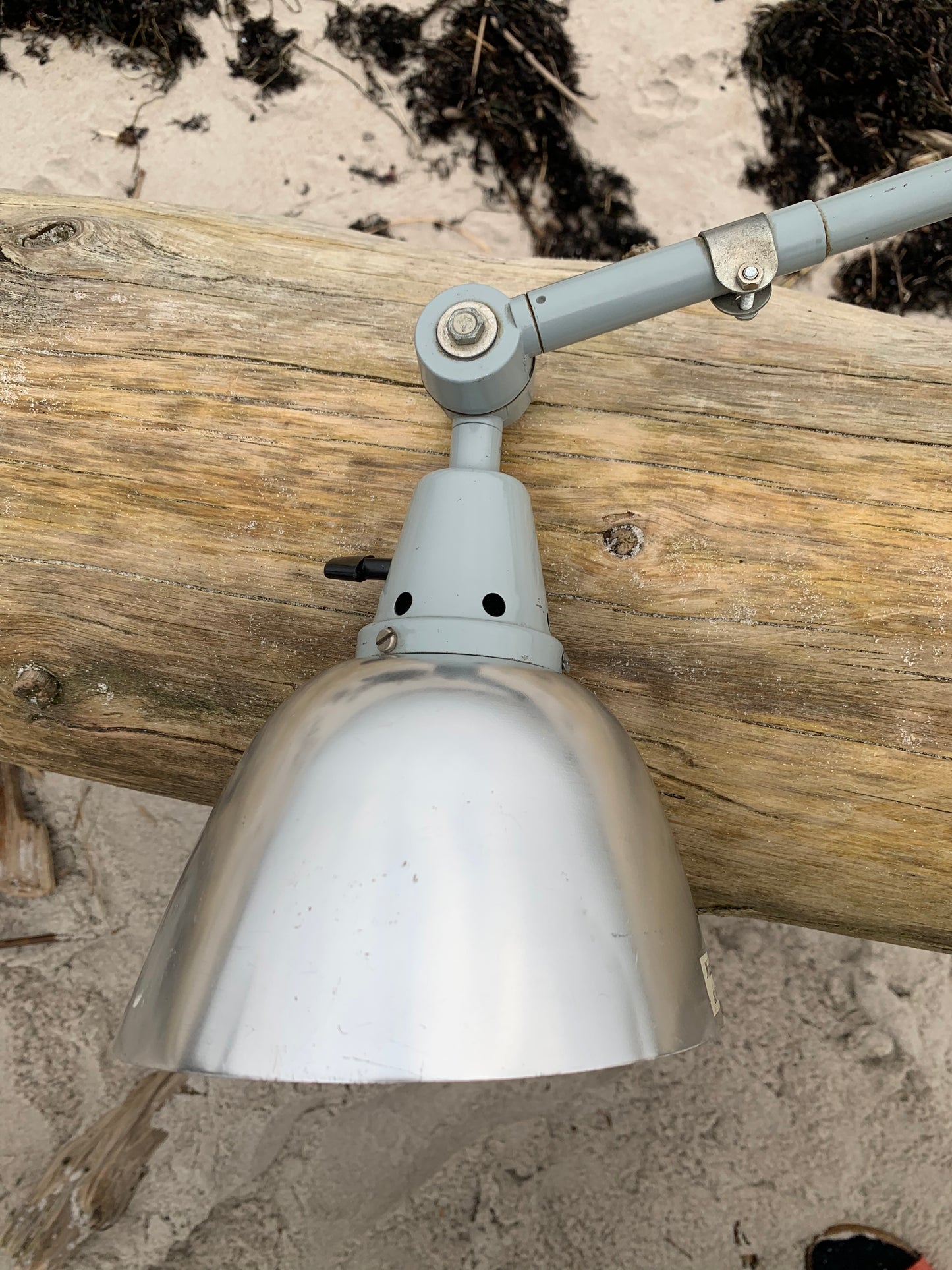 Midgardslampa med bordsbeslag