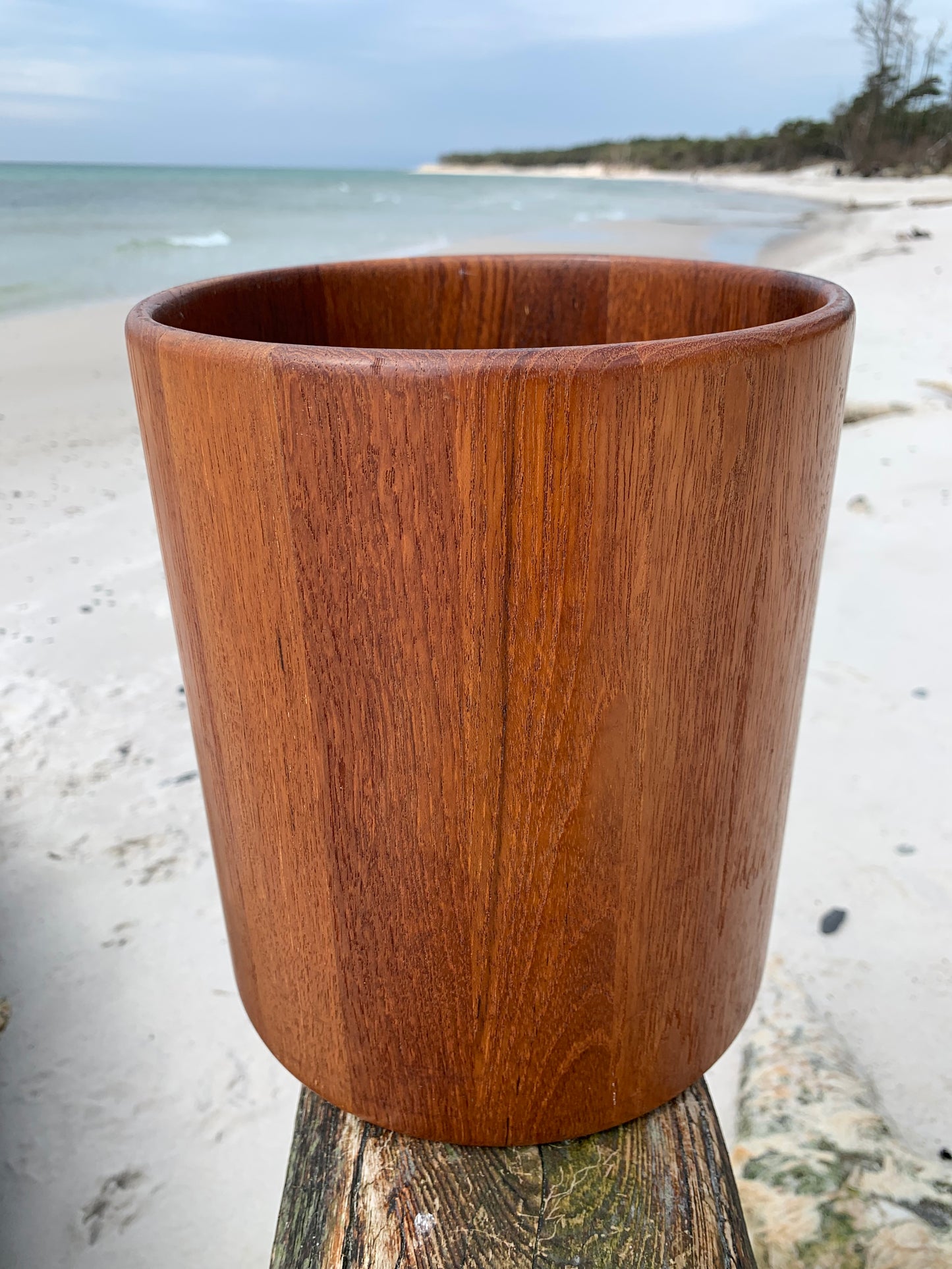 Papperskorg i teak