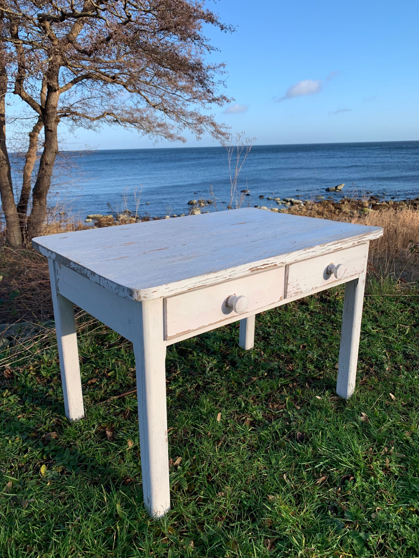 Barnbord med två lådor