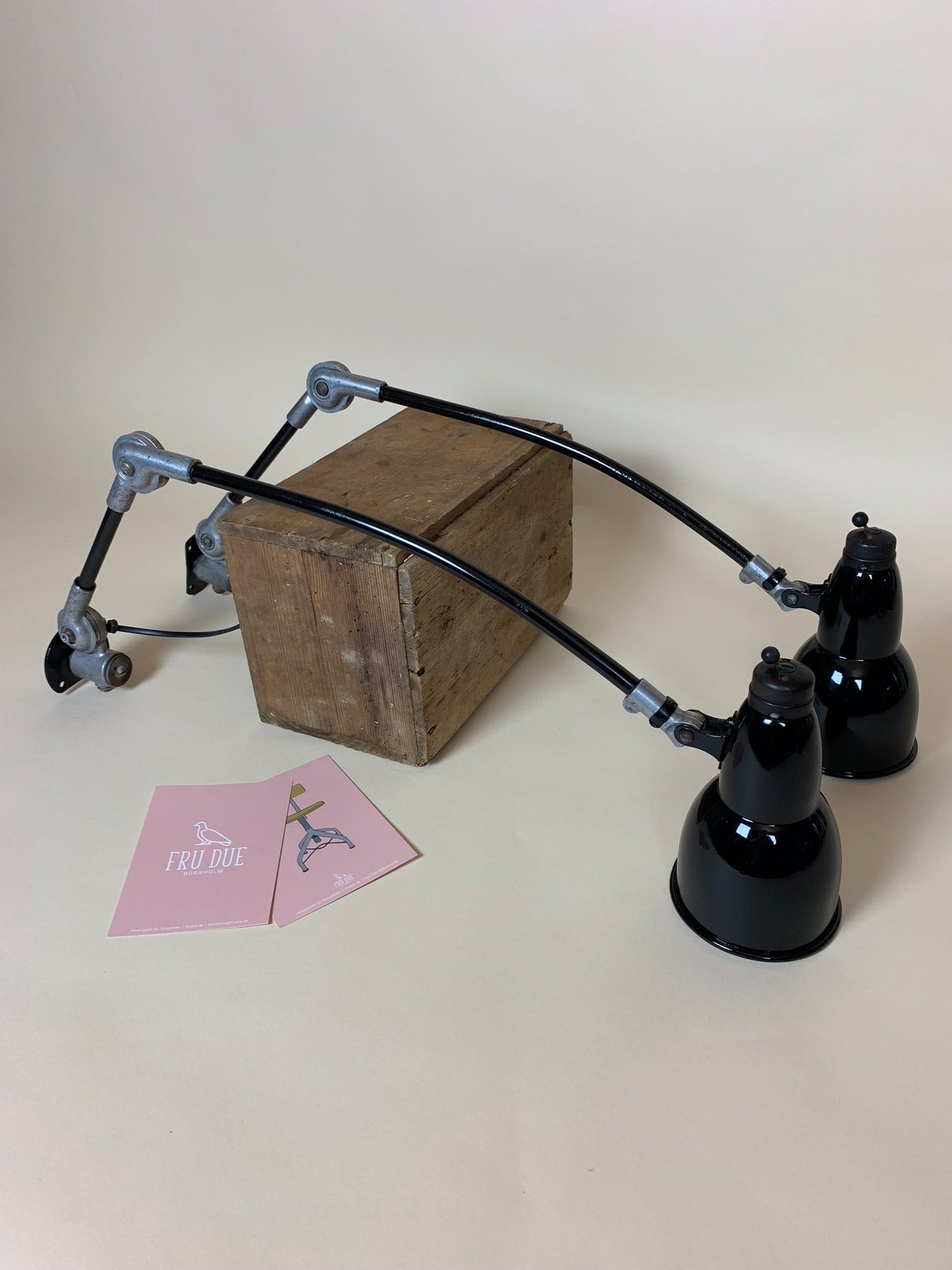 Svart lampa - säljs styckvis (priset är per styck)