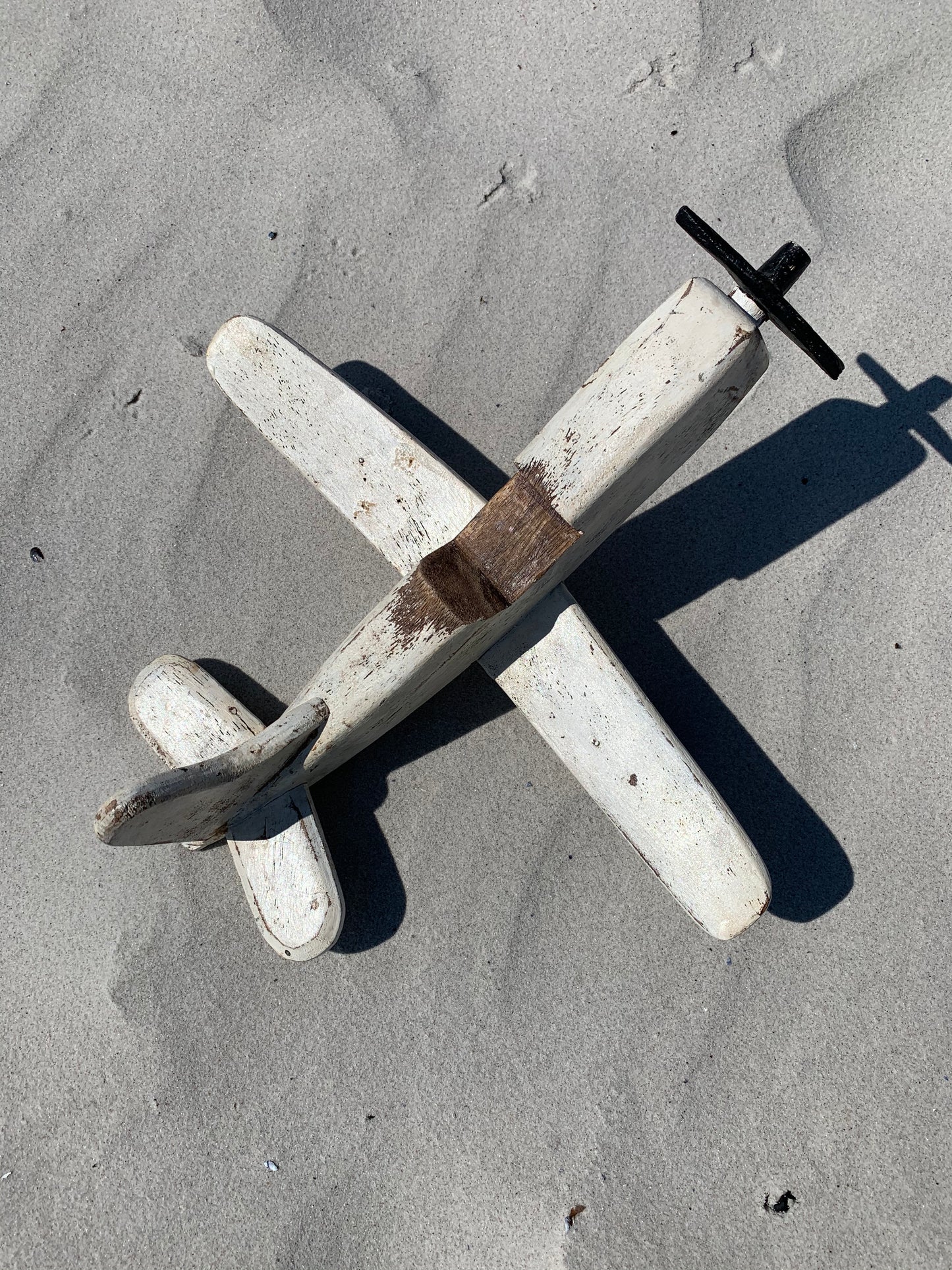 Dekorativt träflygplan