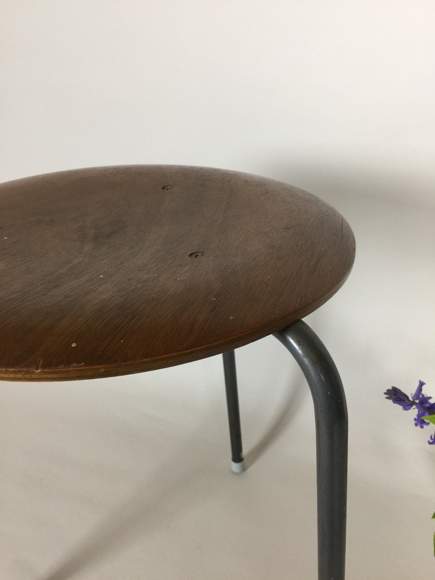 Pallen med enkel och industriell design