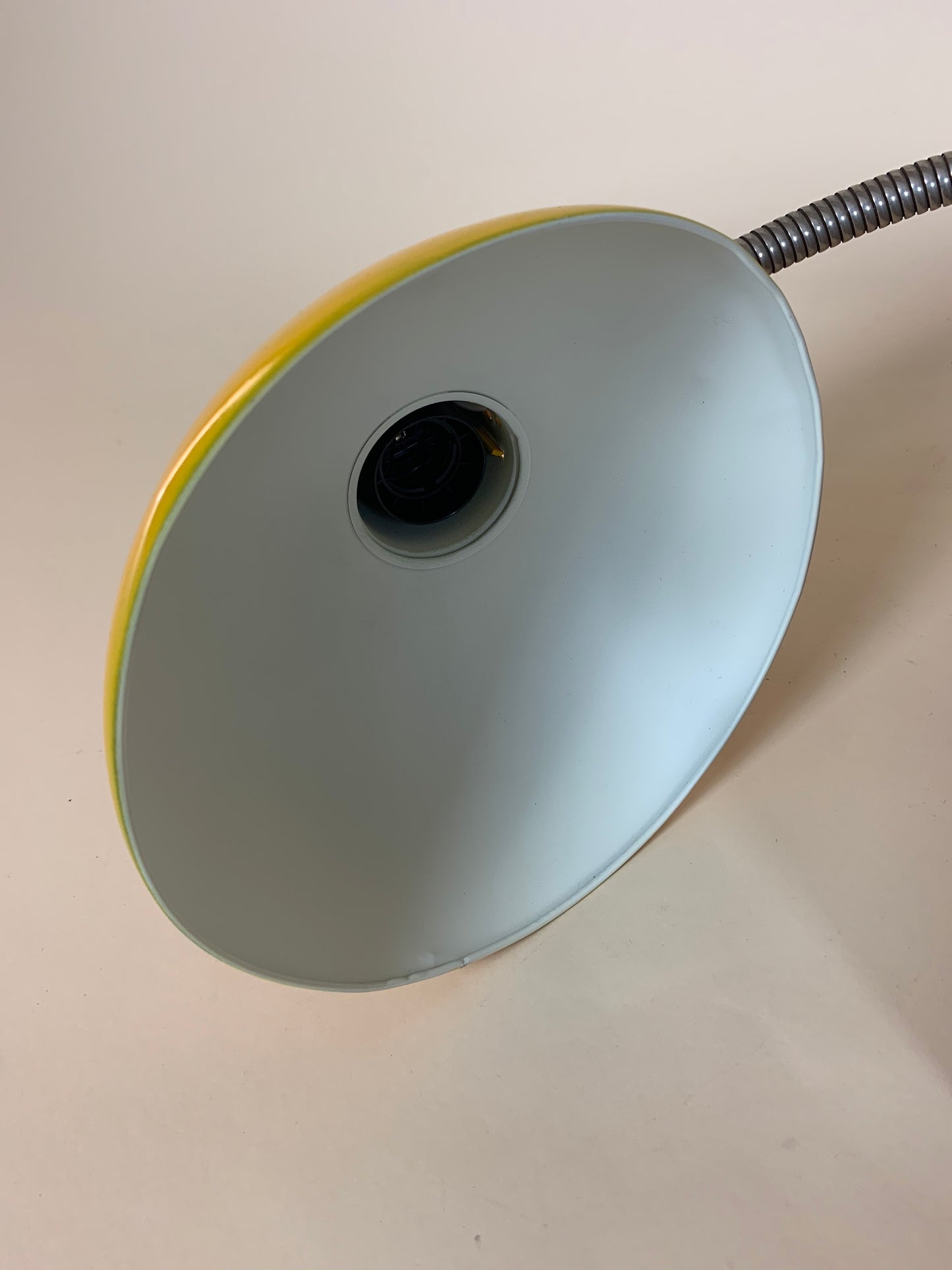 Kaiser Idell arkitektlampa med flexarm - Gul