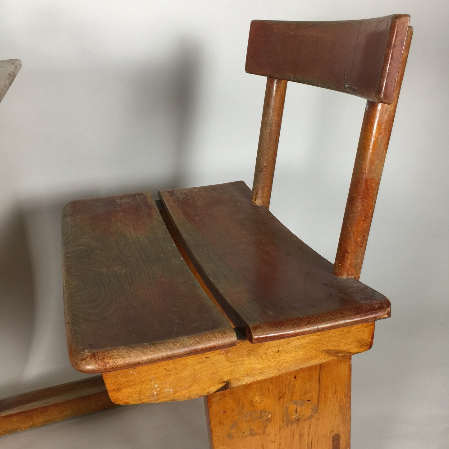 Vacker gammal skolbänk från 50-talet