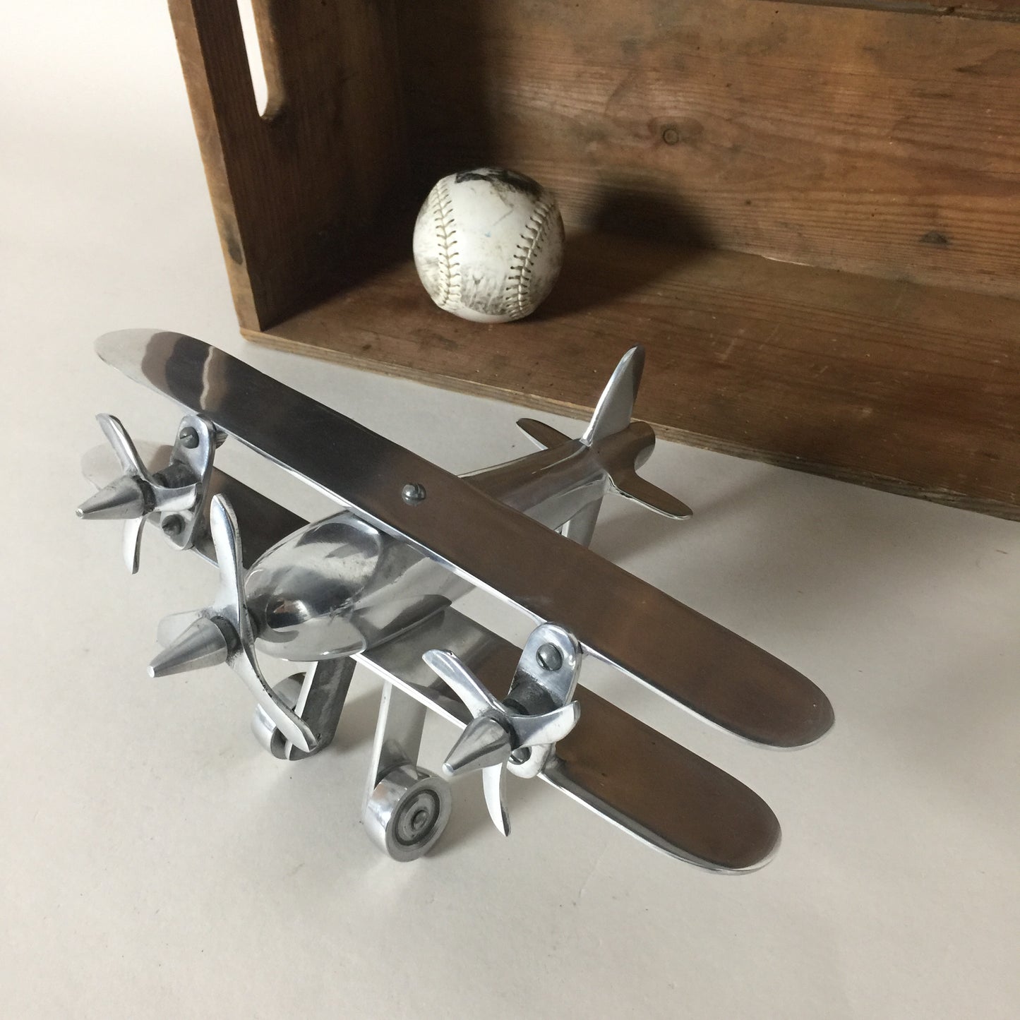 Propellerflygplan i rå design