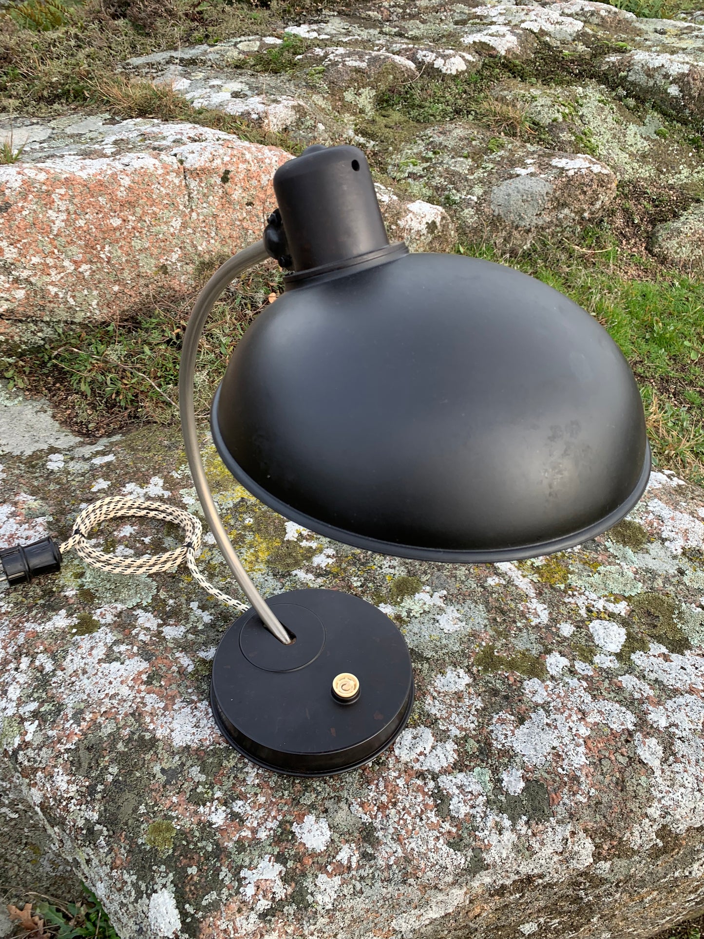Helion vintage lampa i bakelit