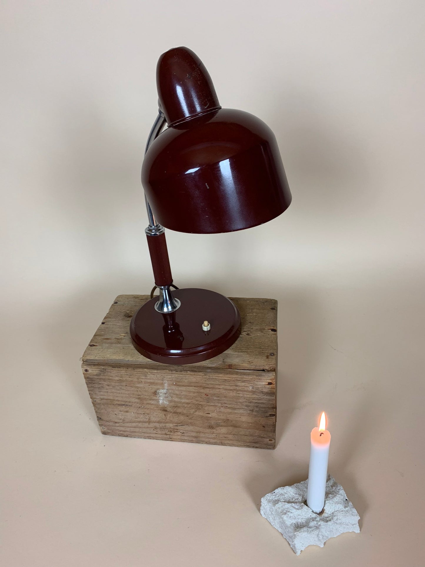 Escolux bordslampa i brunt