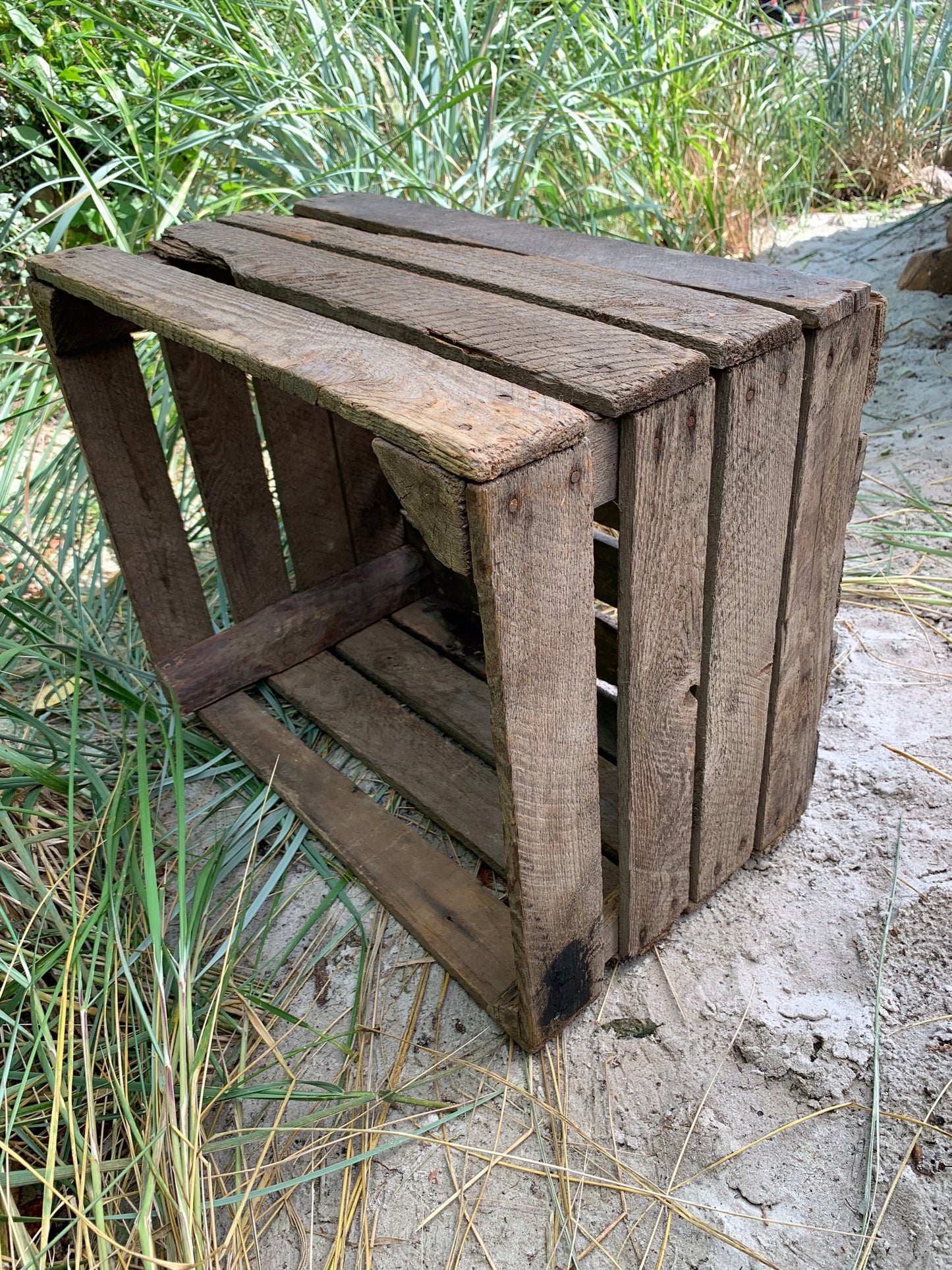 Gammal fruktlåda med patina