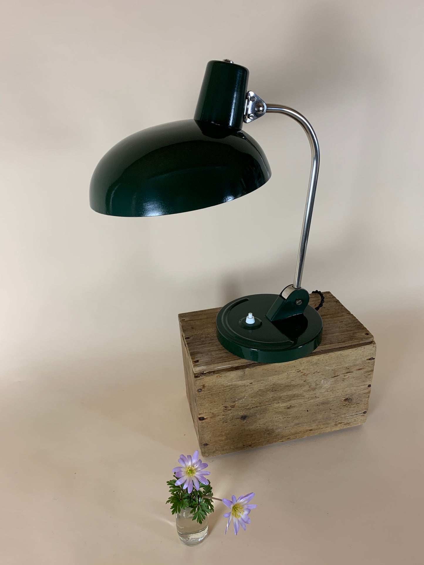 Bordslampa designad av Christian Dell för Koranda