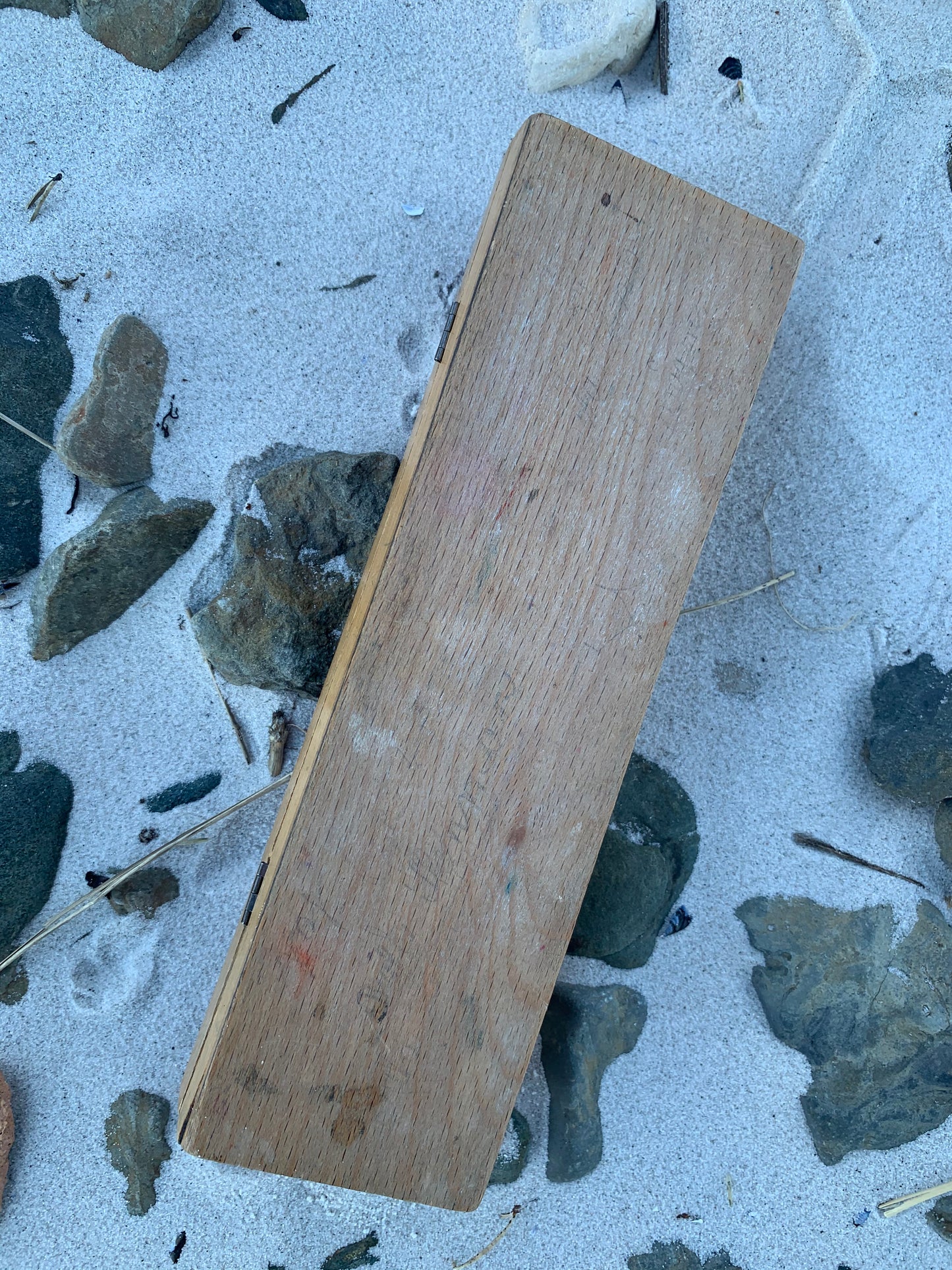 Vackert gammalt pennfodral i trä