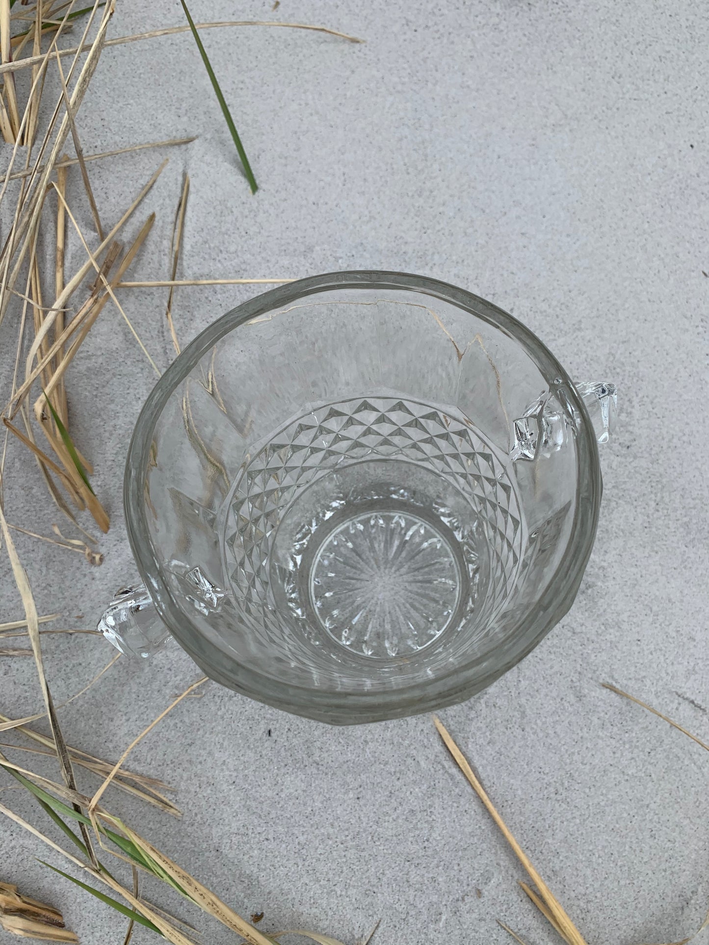 Ishink av glas med mönster