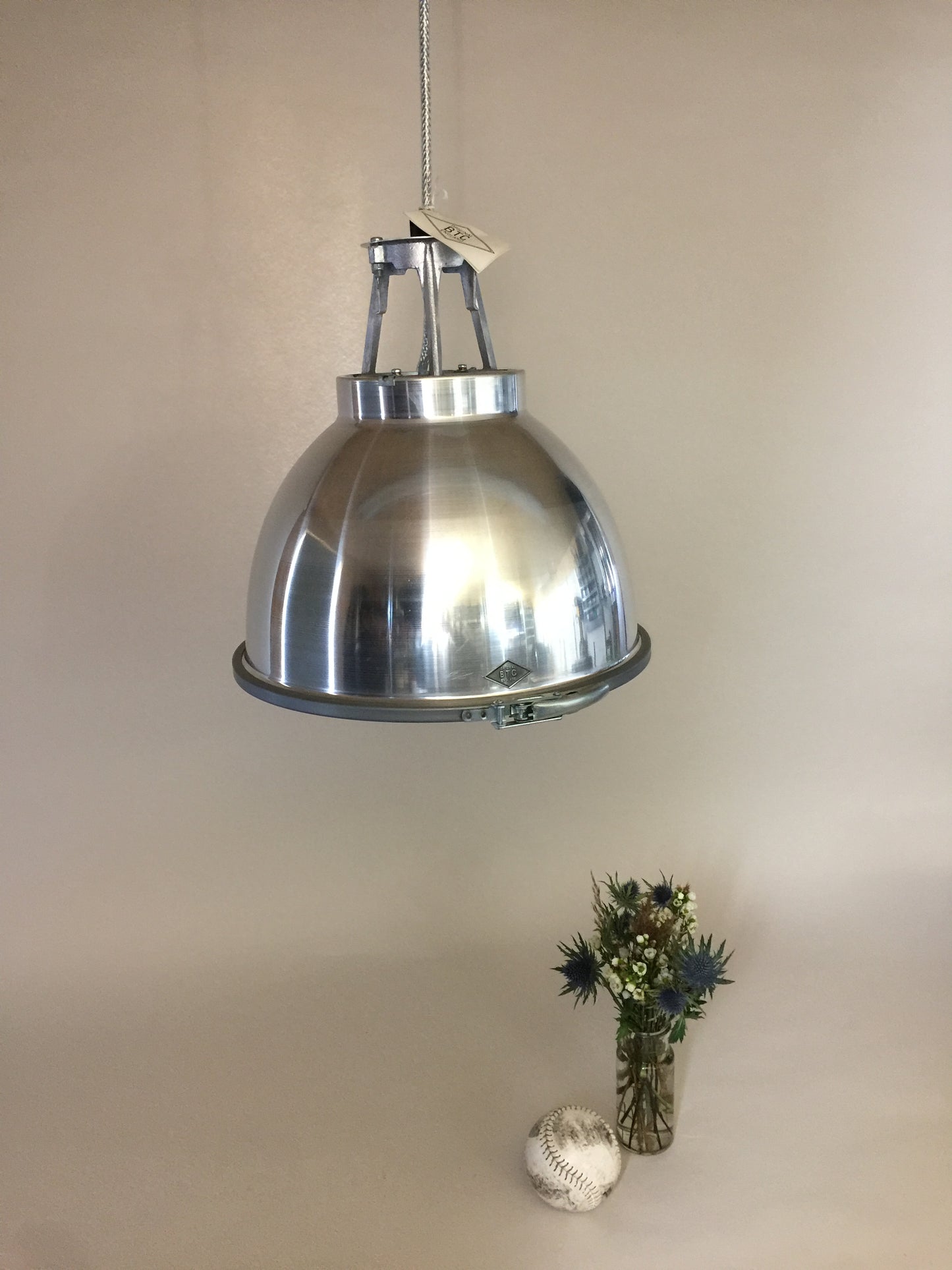 Original BTC lampa - Titan med sandblästrat glas