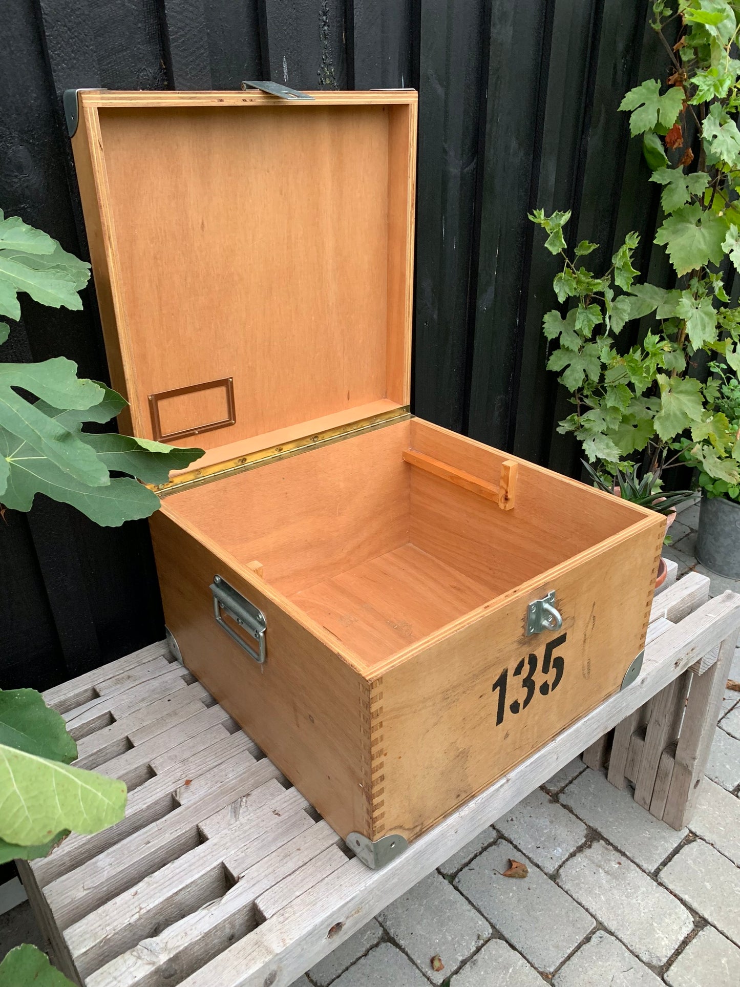 Trälåda med handtag