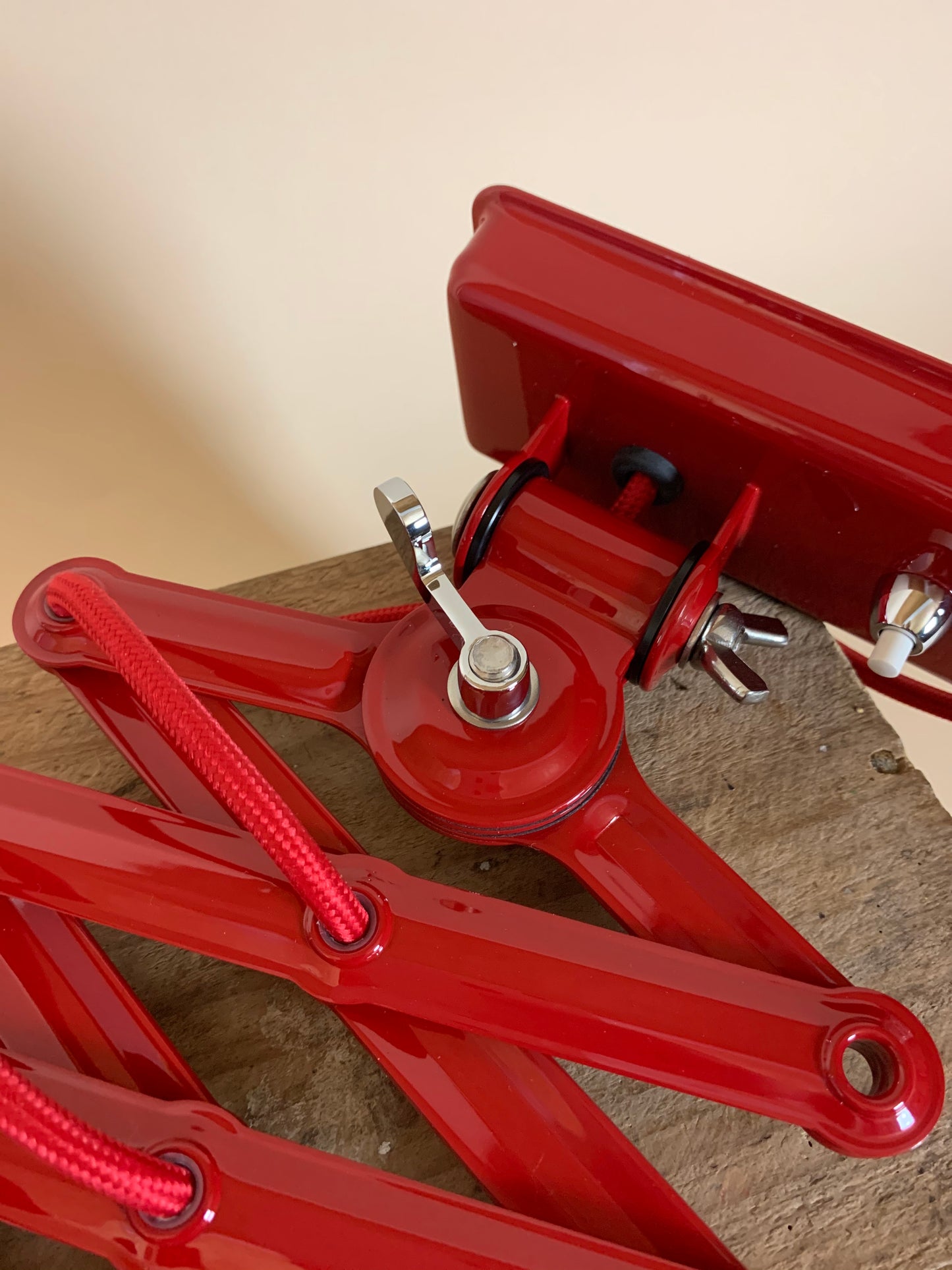 Kaiser Idell saxlampa - Röd