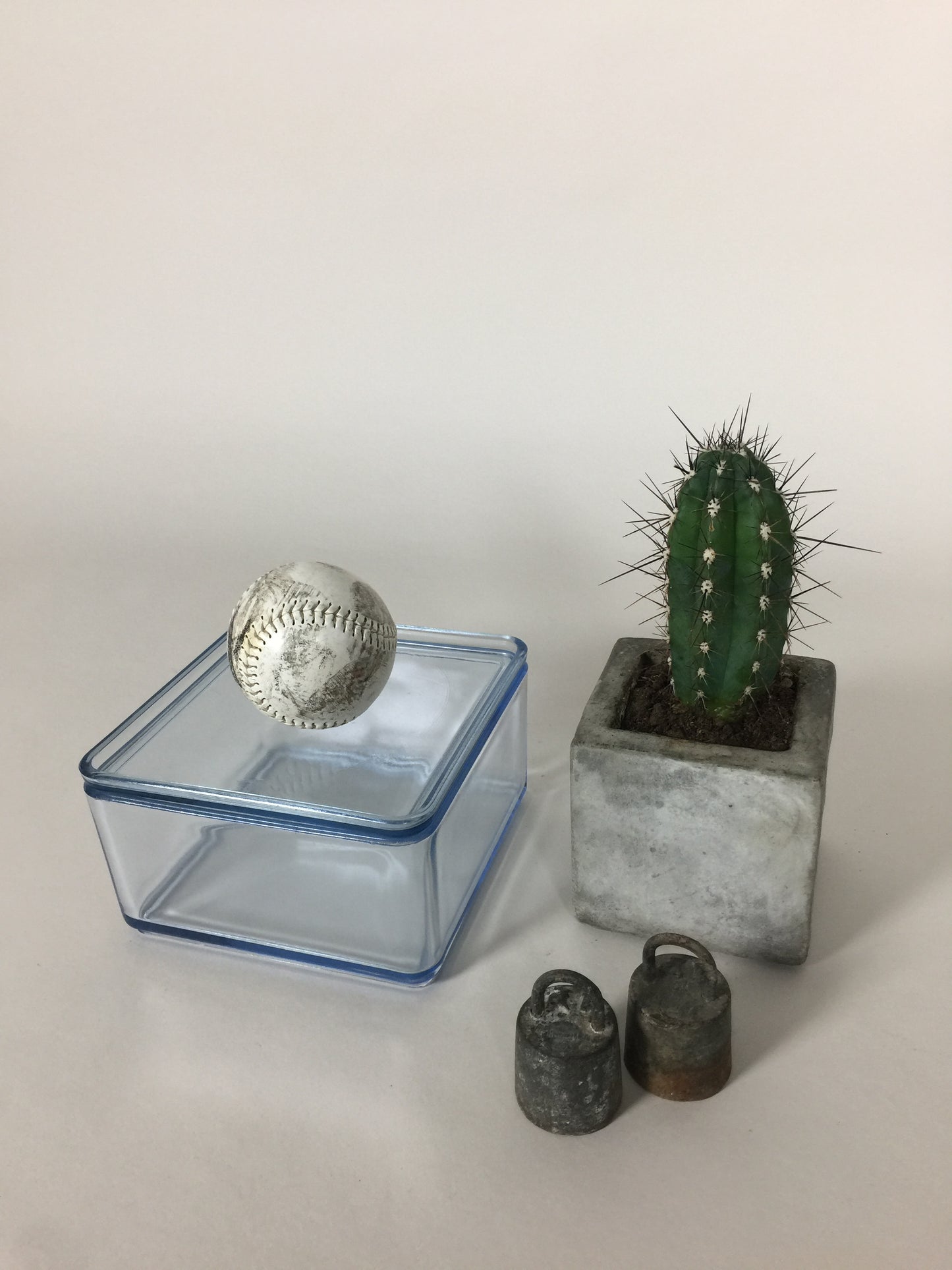 Fint och gammalt förvaringsglas med lock