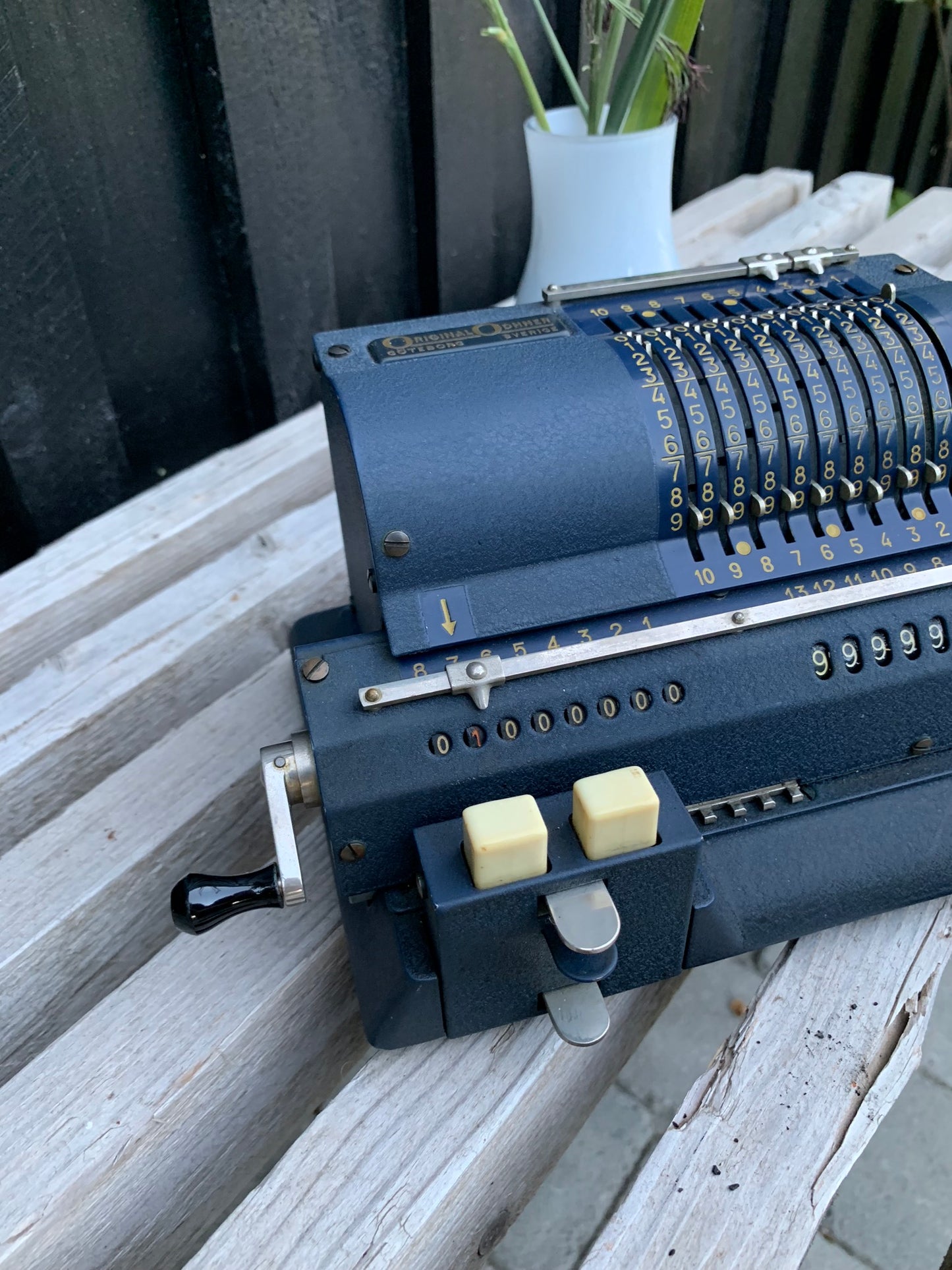Vacker gammal mekanisk kalkylator