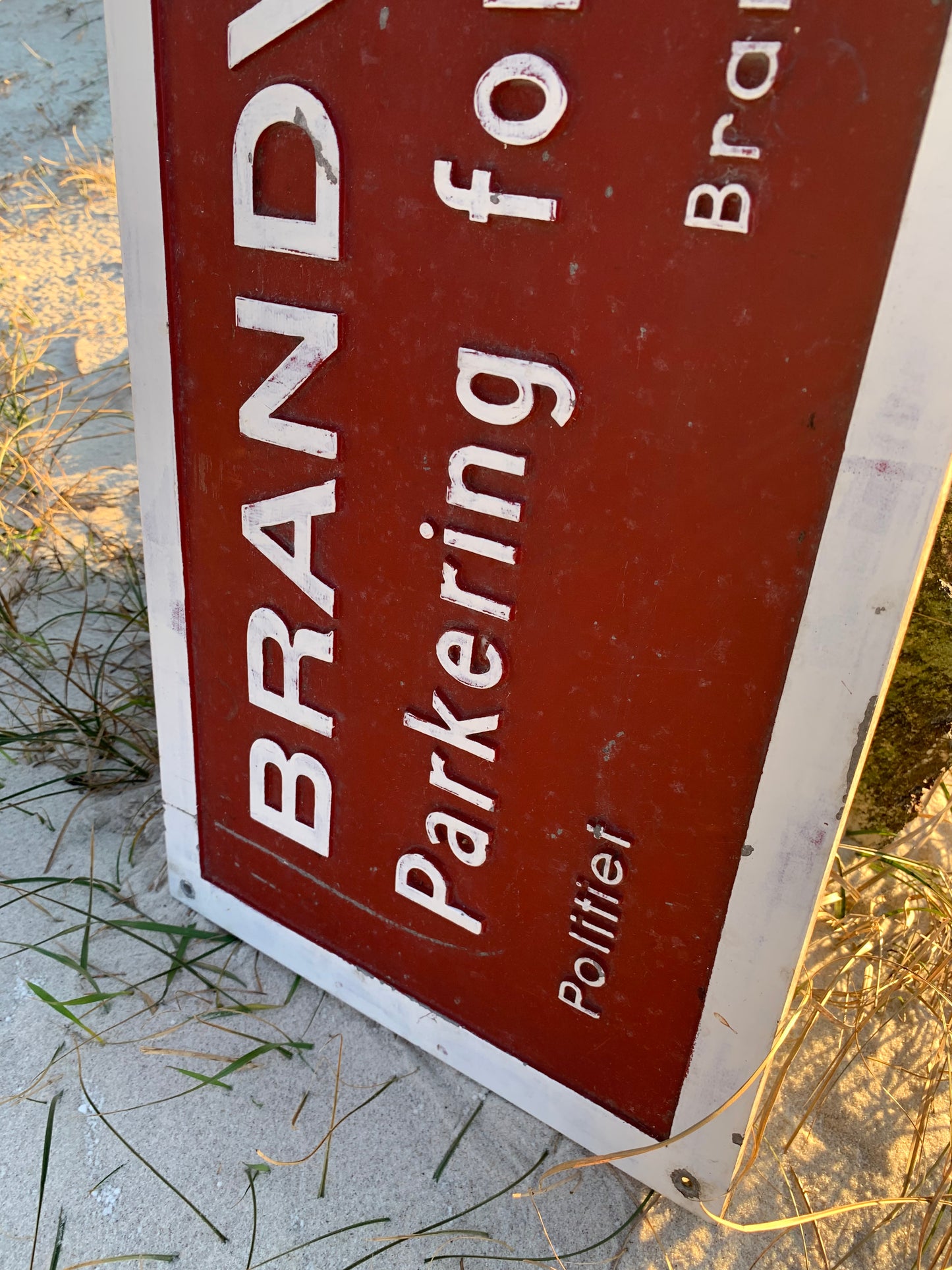Skylt - brandväg
