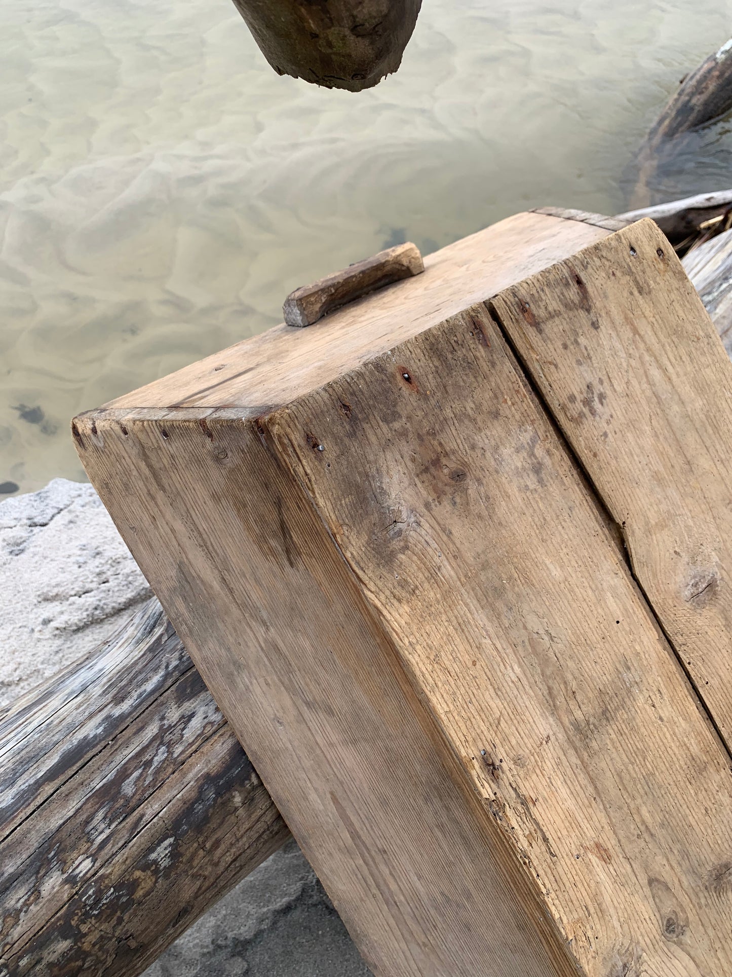 Trätråg med handtag