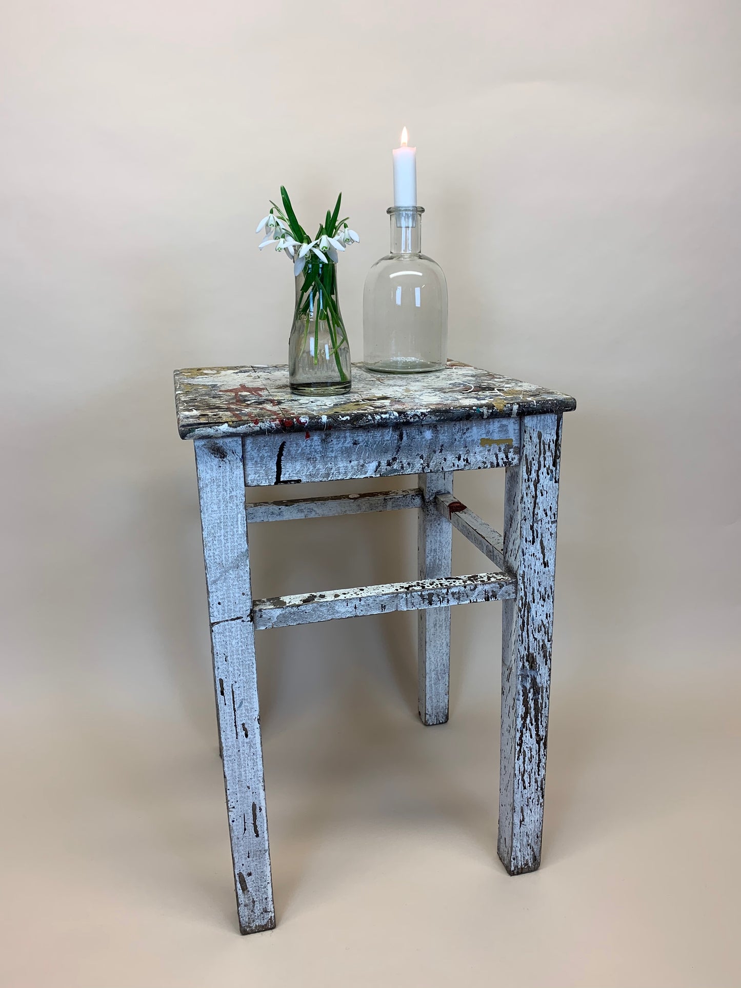 Liten pall med mycket vacker patina