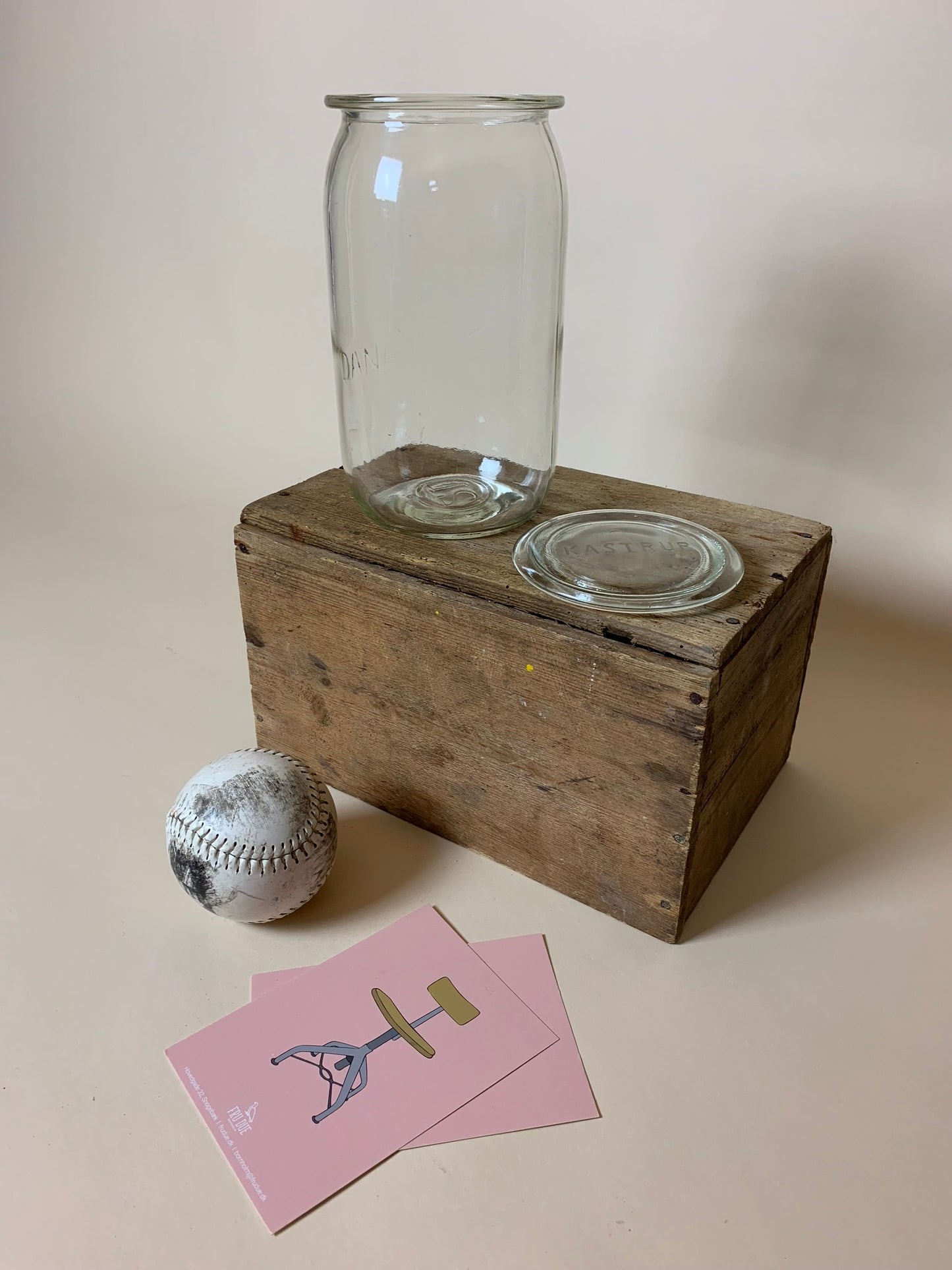 Stort sjudande glas med lock